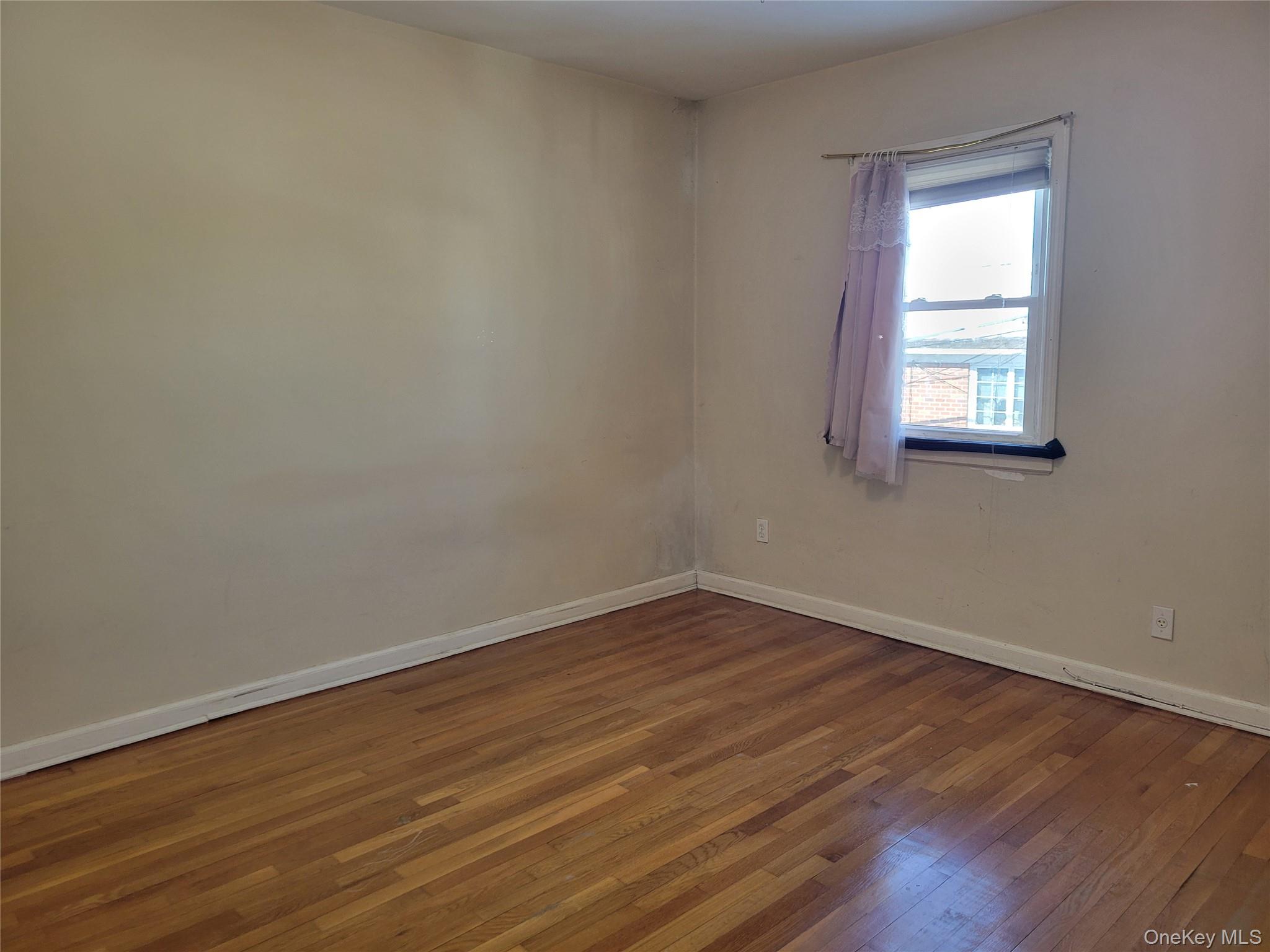 #7 photo, 200-33 26 Avenue, Bayside , NY 11360