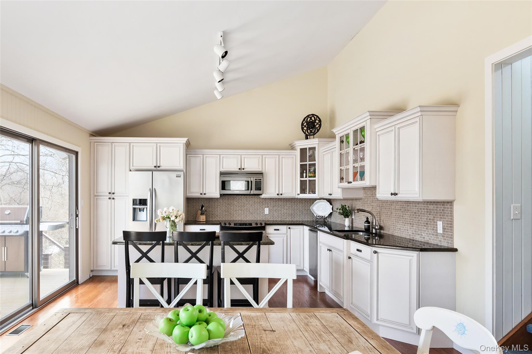 #9 photo, 180 S Fairview Avenue, सफ़ोक काउंटी Montauk , NY 11954