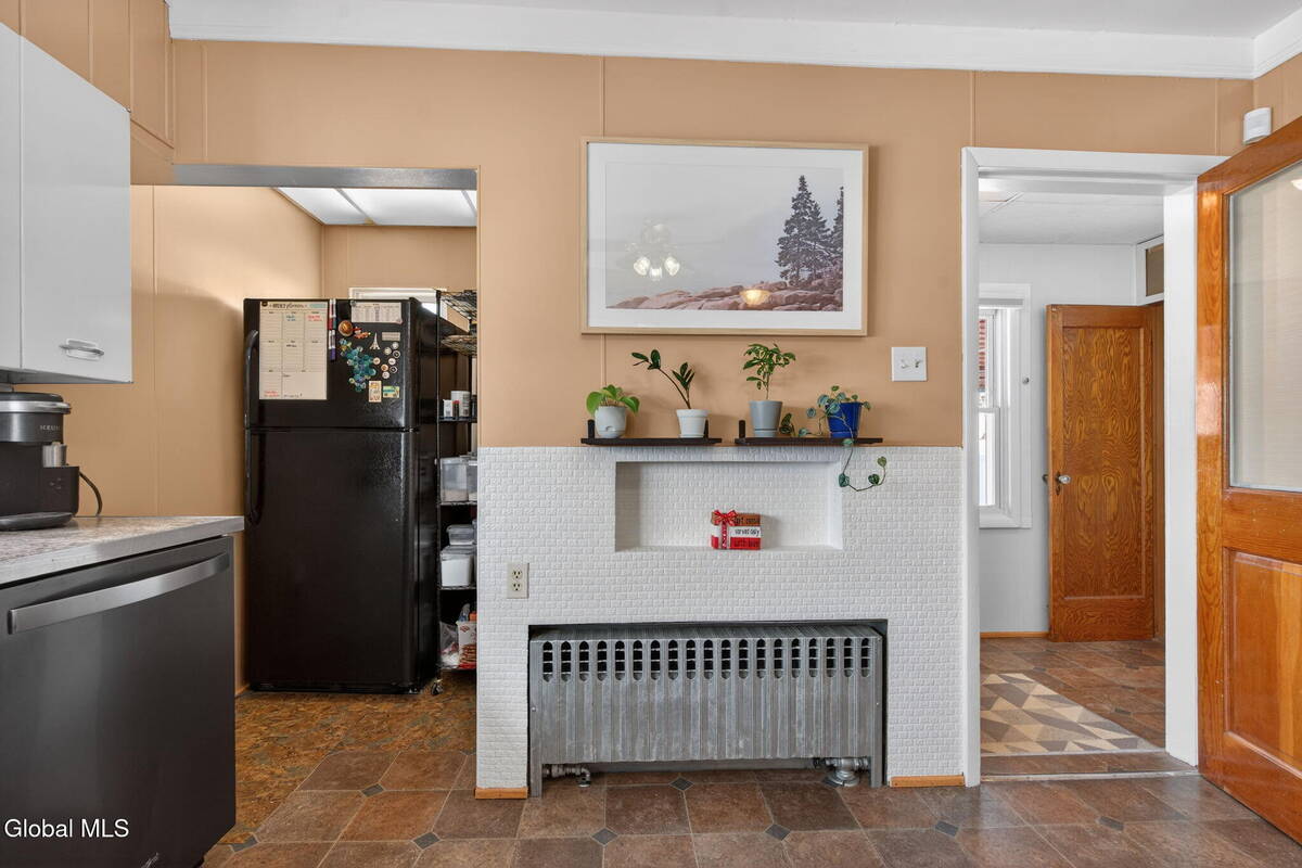 #12 photo, 1087 Laura Street, Rotterdam , NY 12306