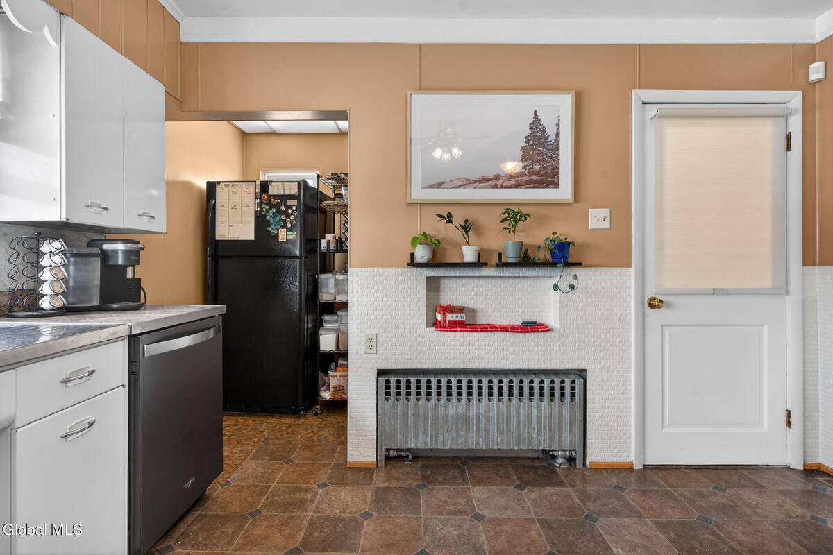 #13 photo, 1087 Laura Street, Rotterdam , NY 12306