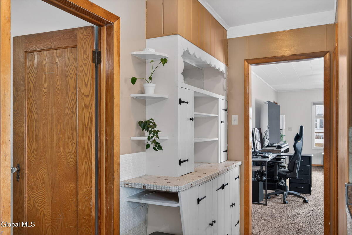 #16 photo, 1087 Laura Street, Rotterdam , NY 12306