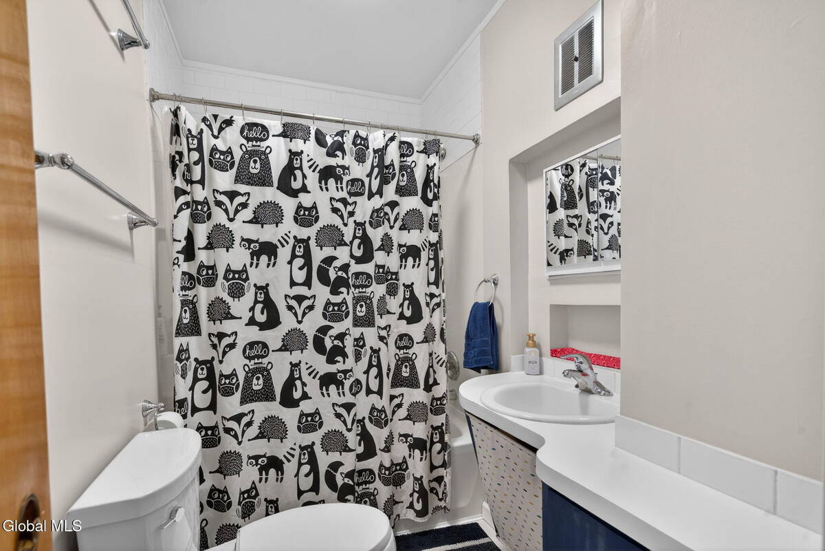 #20 photo, 1087 Laura Street, Rotterdam , NY 12306