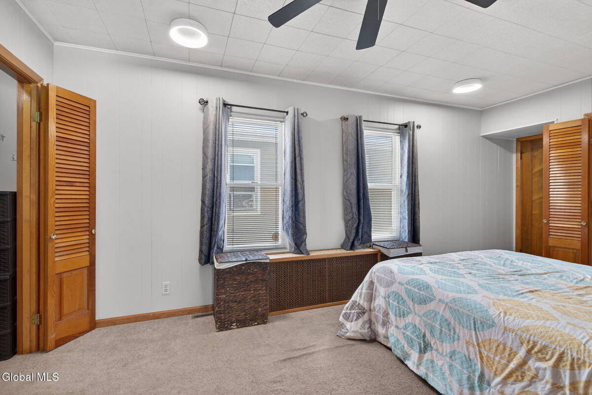 #21 photo, 1087 Laura Street, Rotterdam , NY 12306