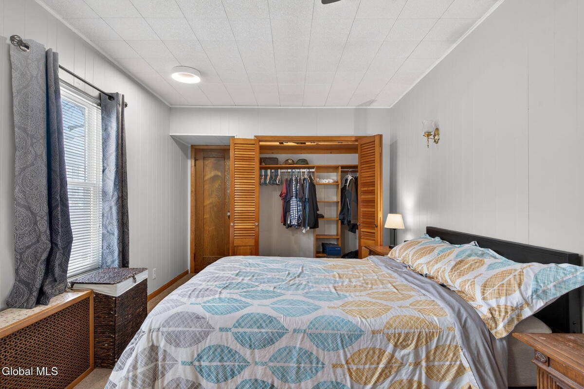 #22 photo, 1087 Laura Street, Rotterdam , NY 12306