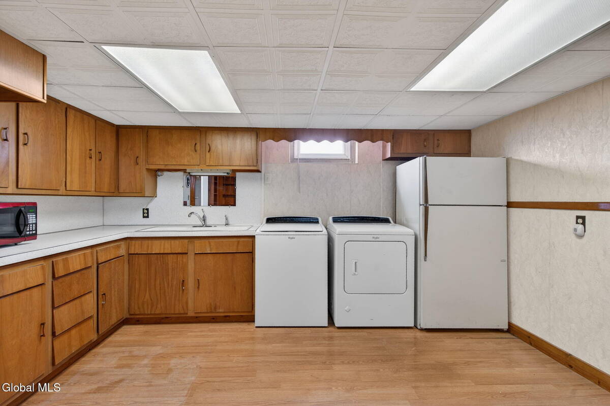 #28 photo, 1087 Laura Street, Rotterdam , NY 12306