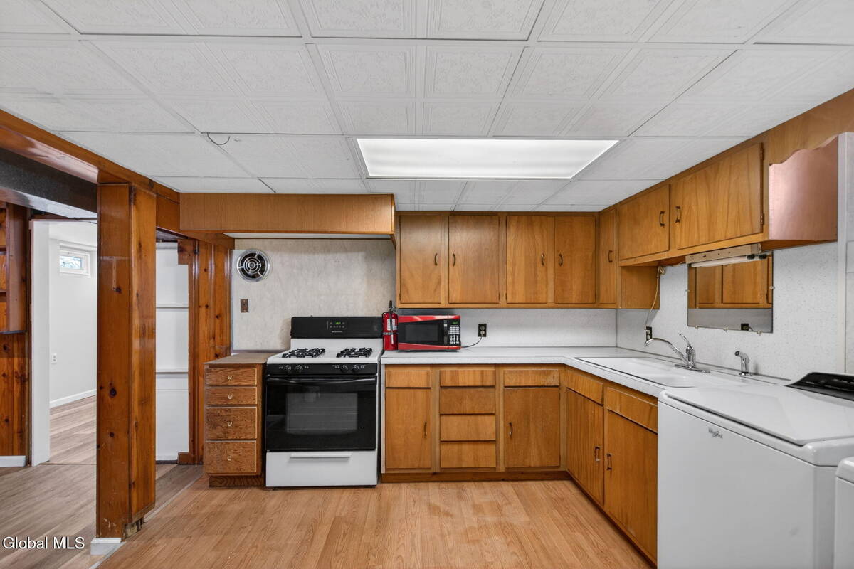 #29 photo, 1087 Laura Street, Rotterdam , NY 12306