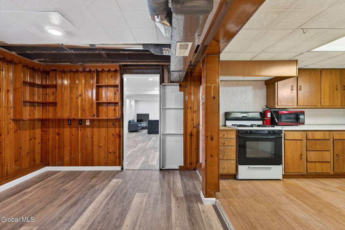 #30 photo, 1087 Laura Street, Rotterdam , NY 12306