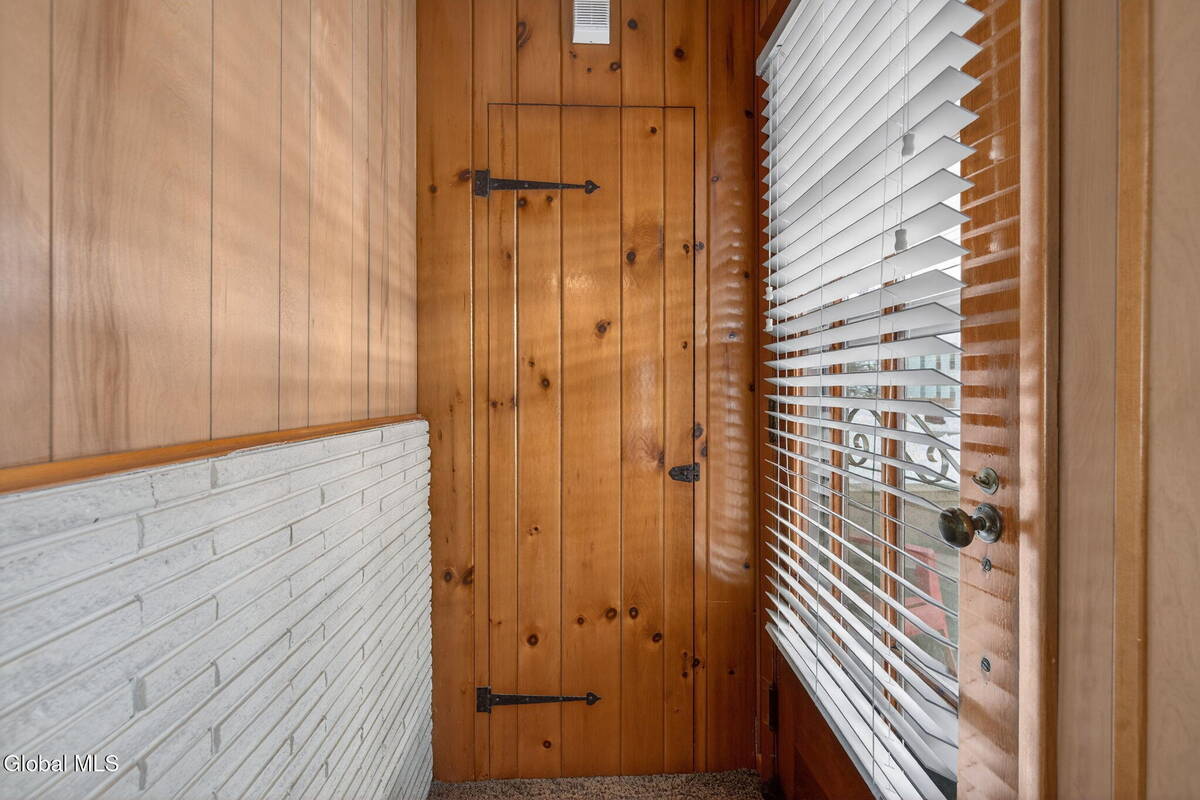 #5 photo, 1087 Laura Street, Rotterdam , NY 12306