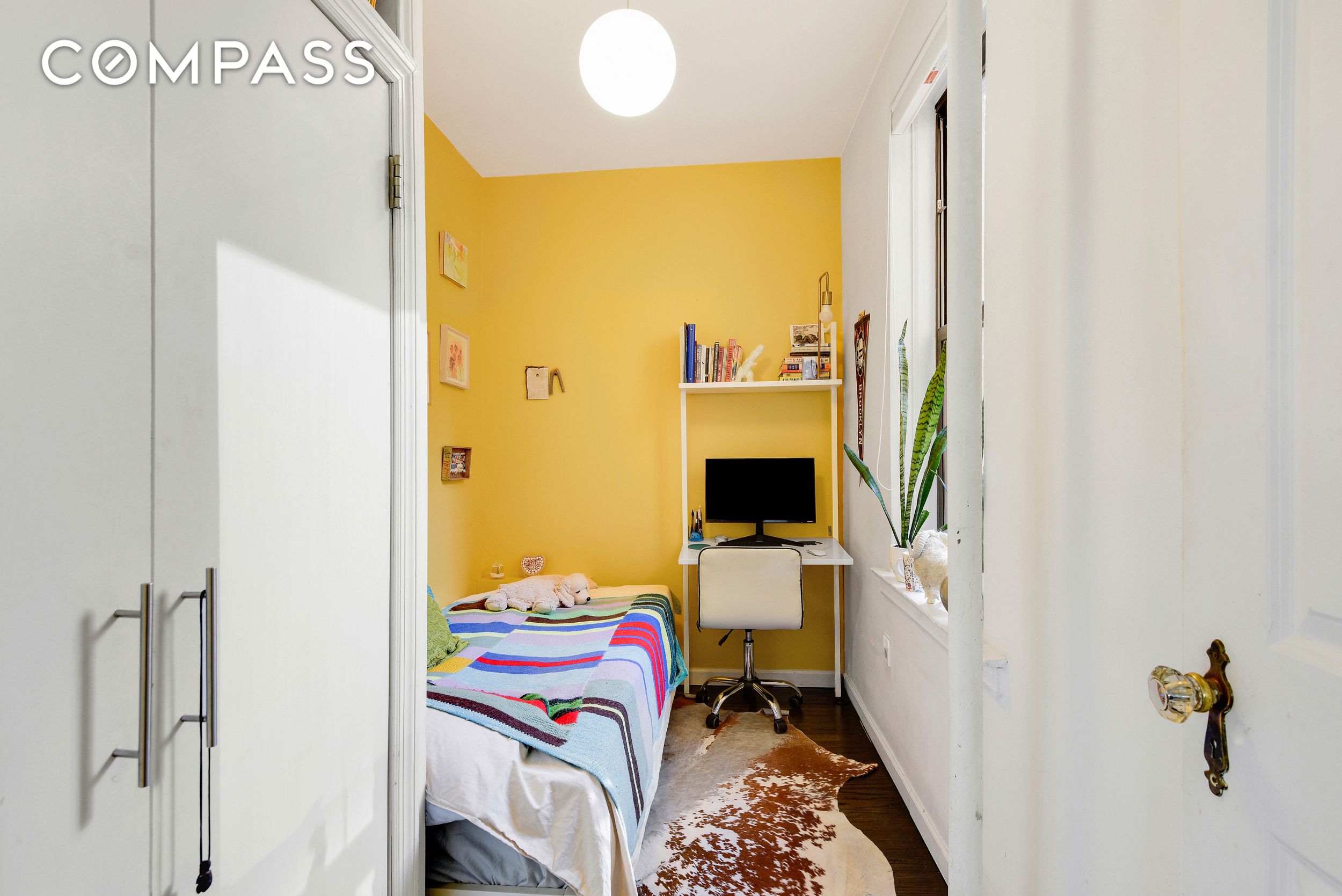 #11 photo, 253 W 16th Street, Chelsea , NY 10011