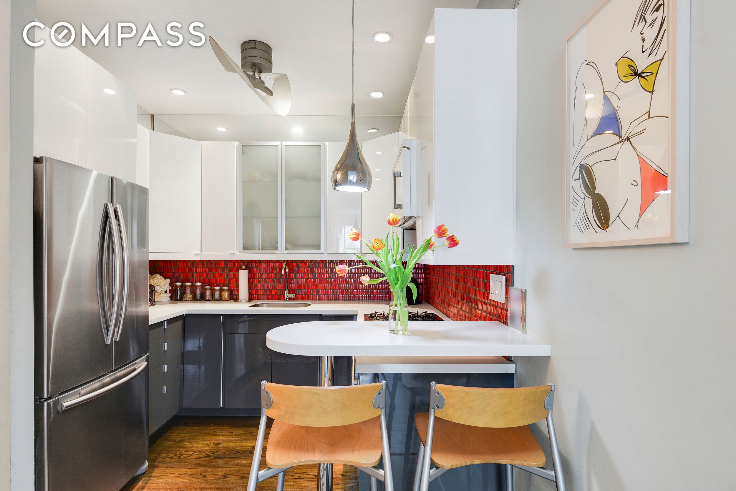 #5 photo, 253 W 16th Street, Chelsea , NY 10011