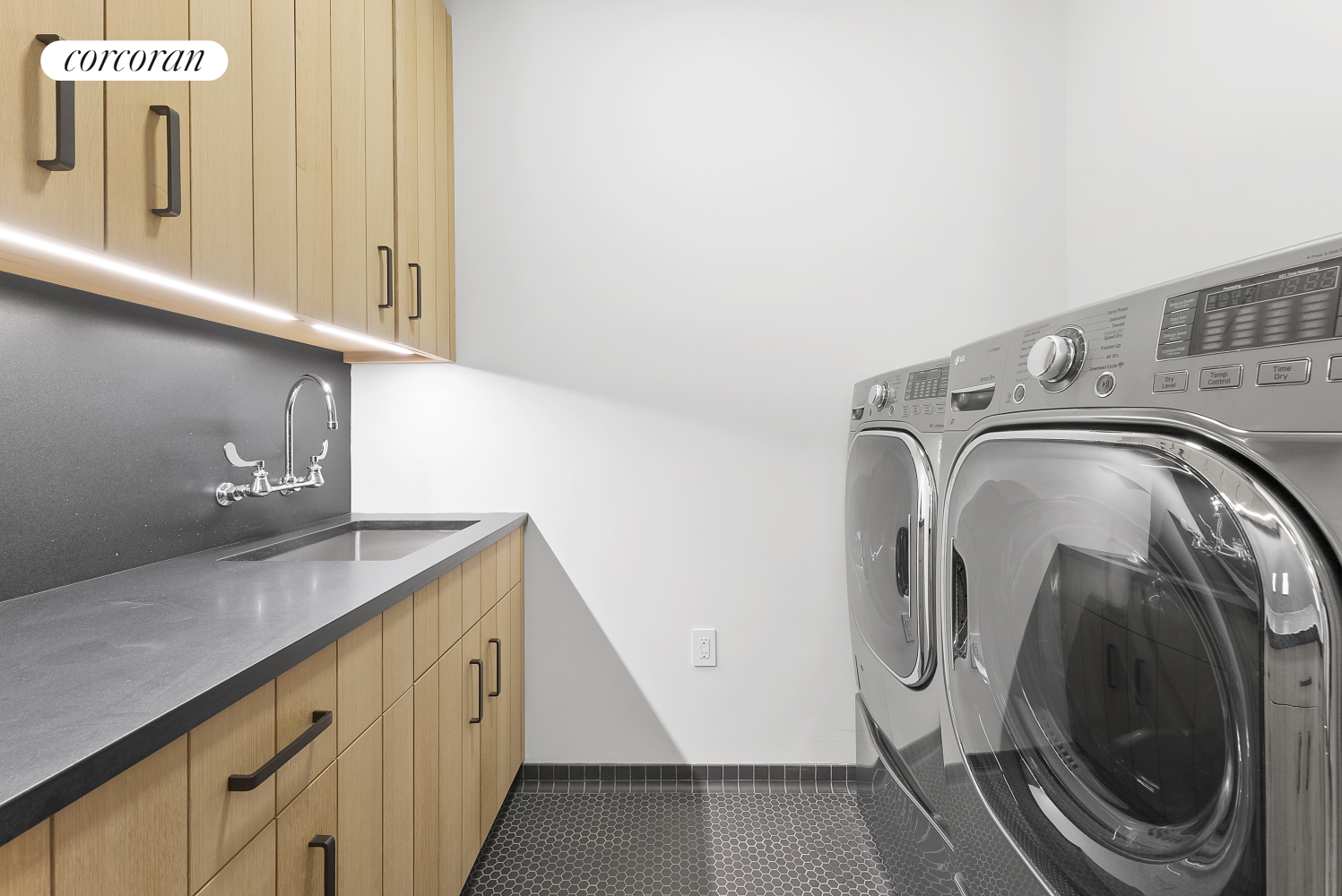 #19 photo, 37 E 12TH Street, Greenwich Village , NY 10003