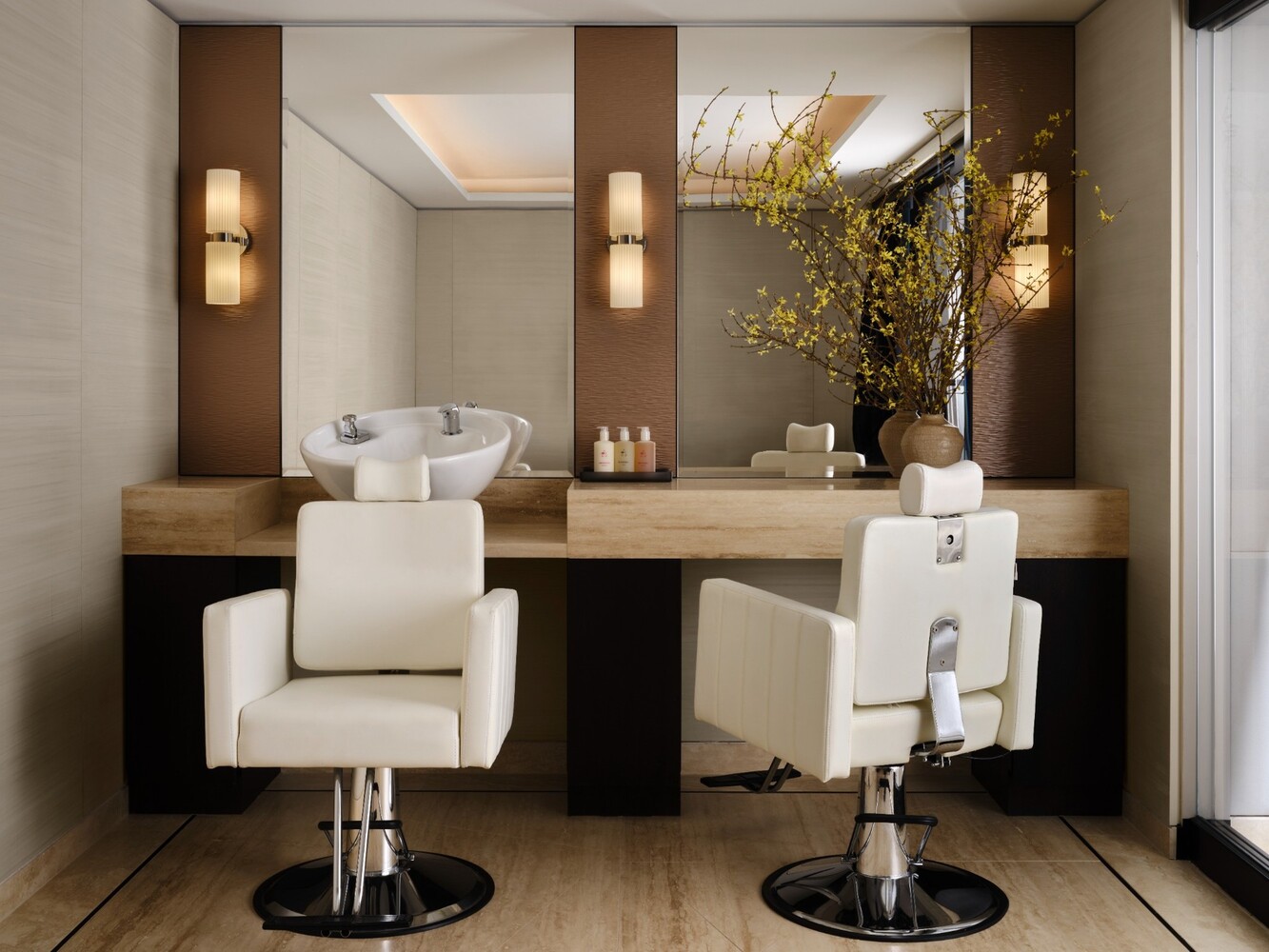 #19 photo, 685 5TH Avenue, Midtown East , NY 10022