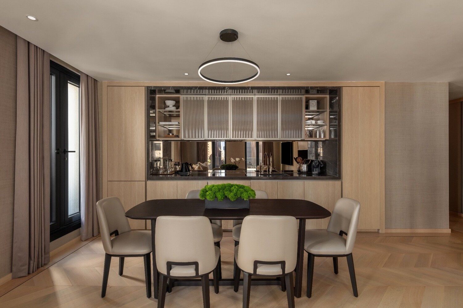 #5 photo, 685 5TH Avenue, Midtown East , NY 10022