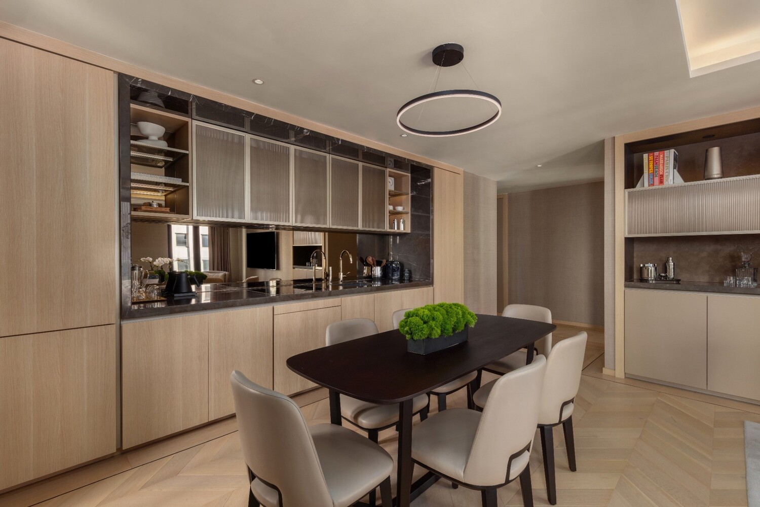 #5 photo, 685 5TH Avenue, Midtown East , NY 10022