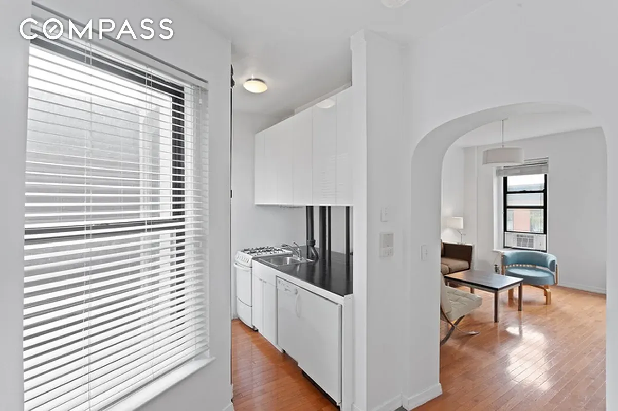 #5 photo, 317 E 18th Street, Gramercy Park , NY 10003