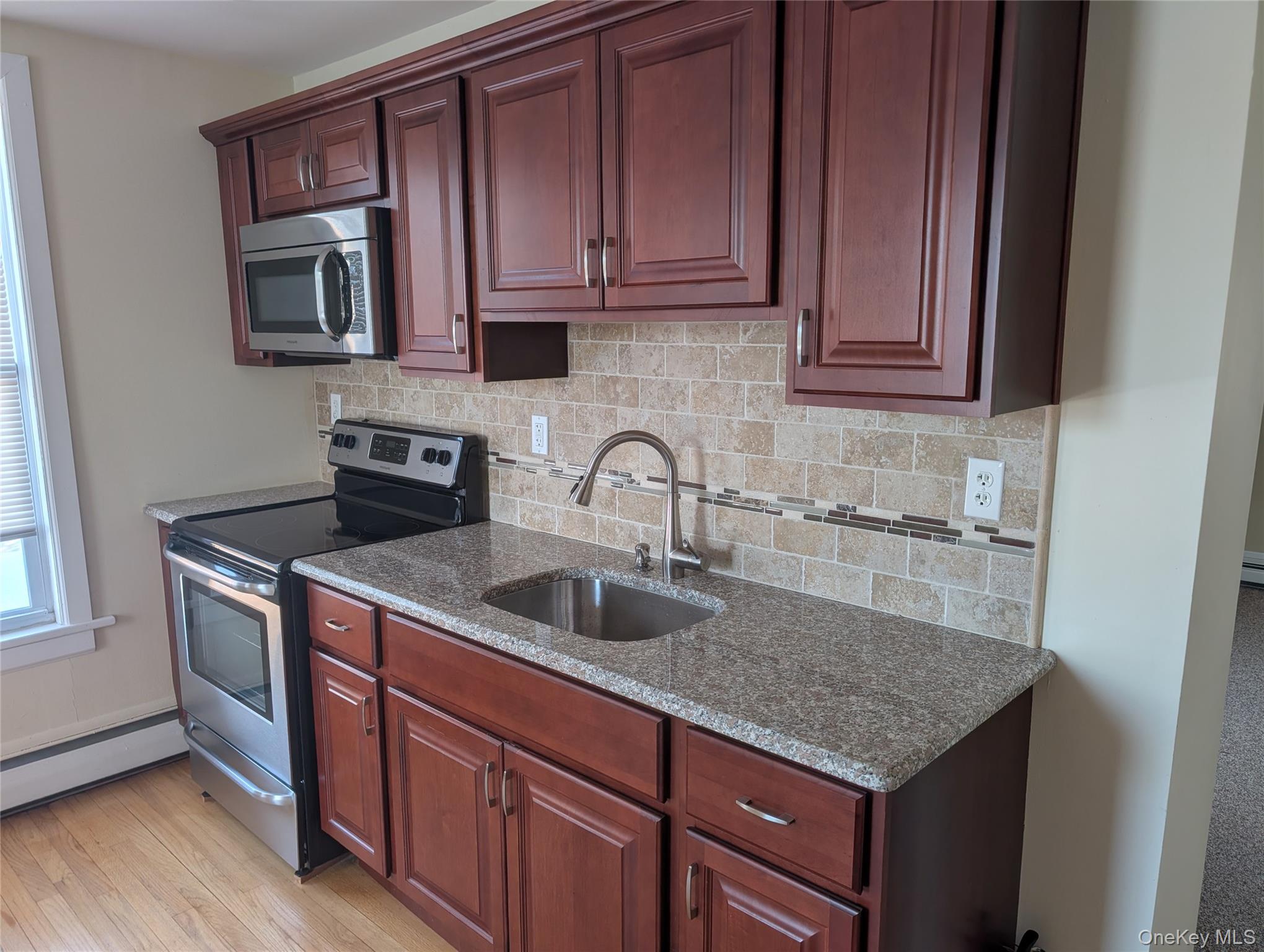 #5 photo, 21 Oakland Avenue, Warwick , NY 10990