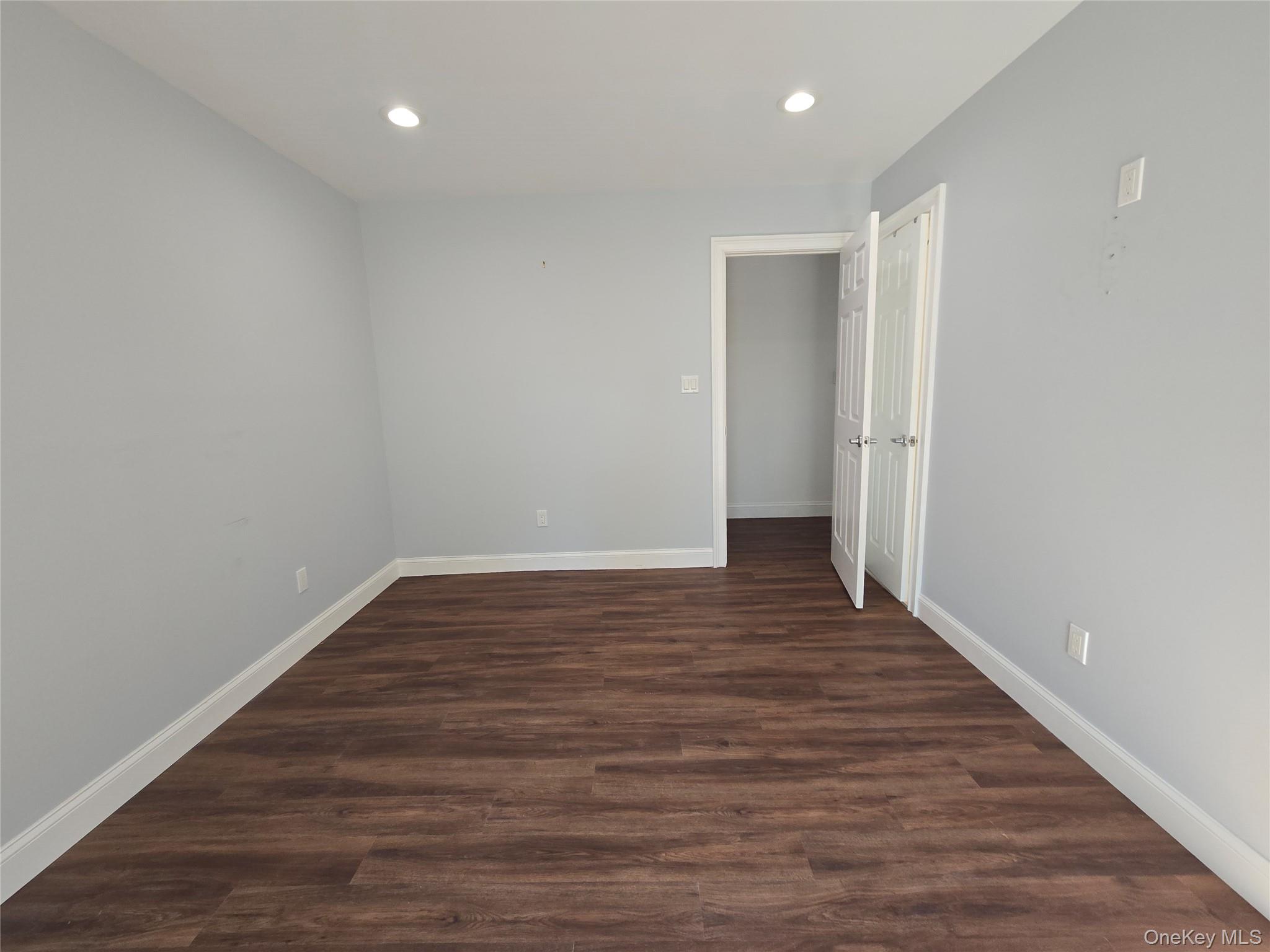 #20 photo, 32 Valley Road, Old Westbury , NY 11568