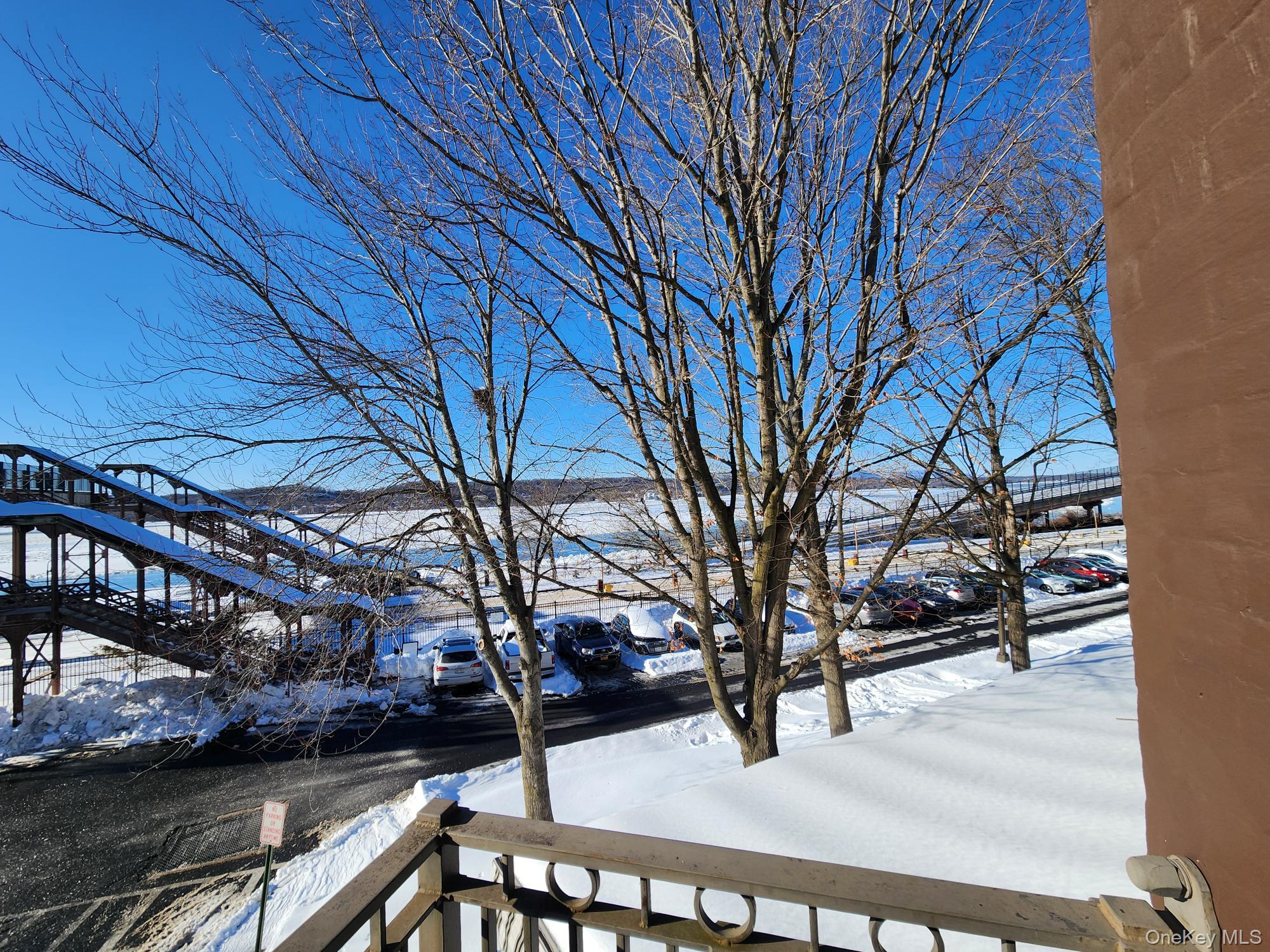 #4 photo, 1 Shatzell Avenue, Rhinecliff , NY 12574