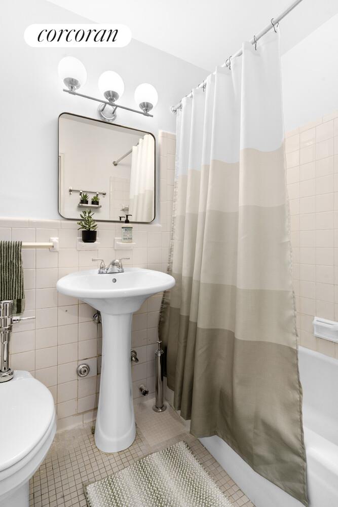 #7 photo, 400 E 17TH Street, Ditmas Park , NY 11226