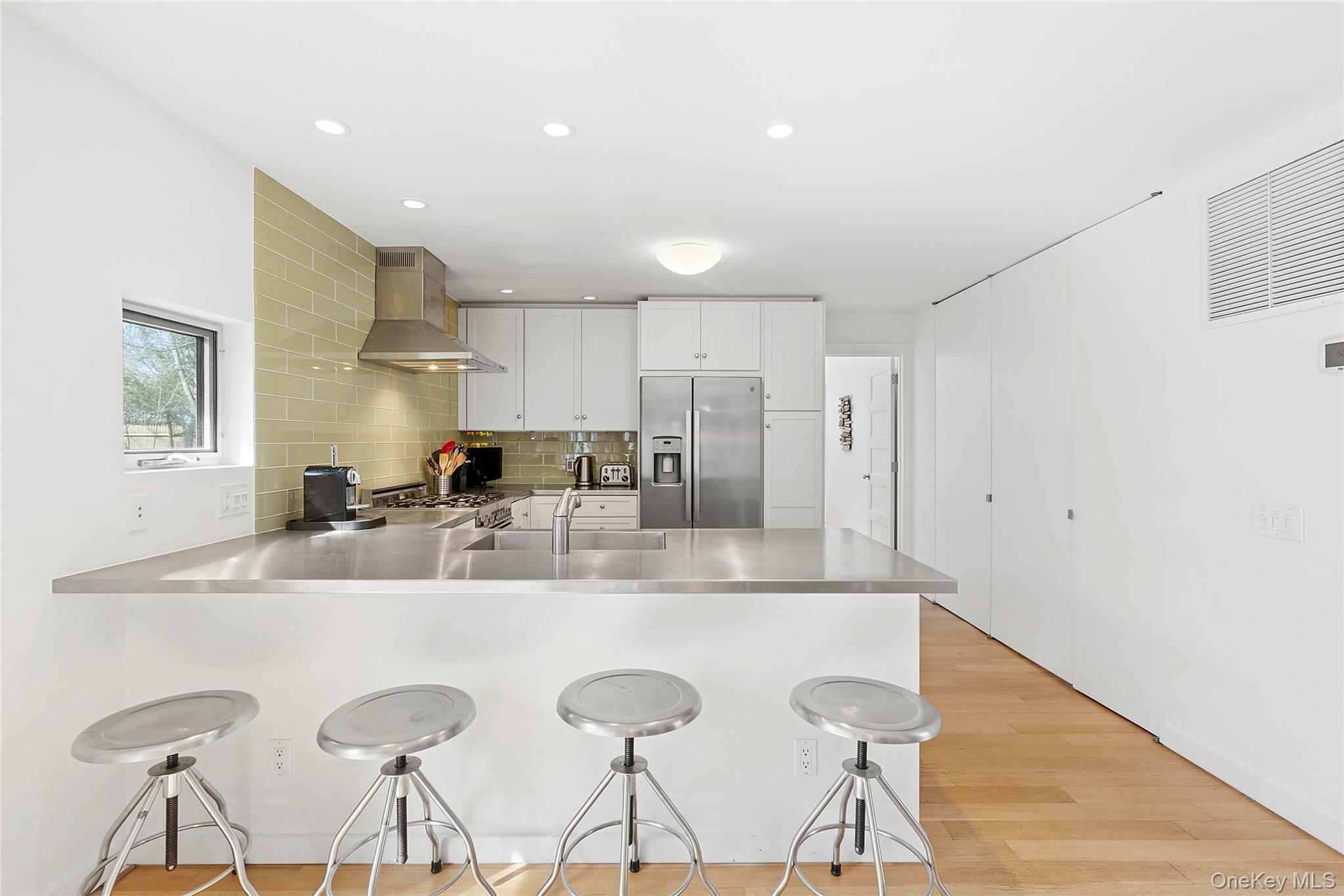 #6 photo, 54 Gardiner Drive, Саффолк ‖ Amagansett , NY 11930