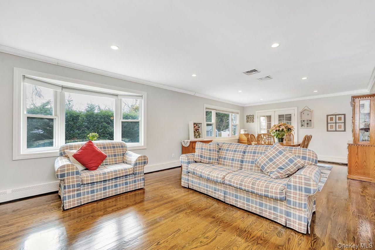 #6 photo, 22 Wiggins Street, Ronkonkoma , NY 11779