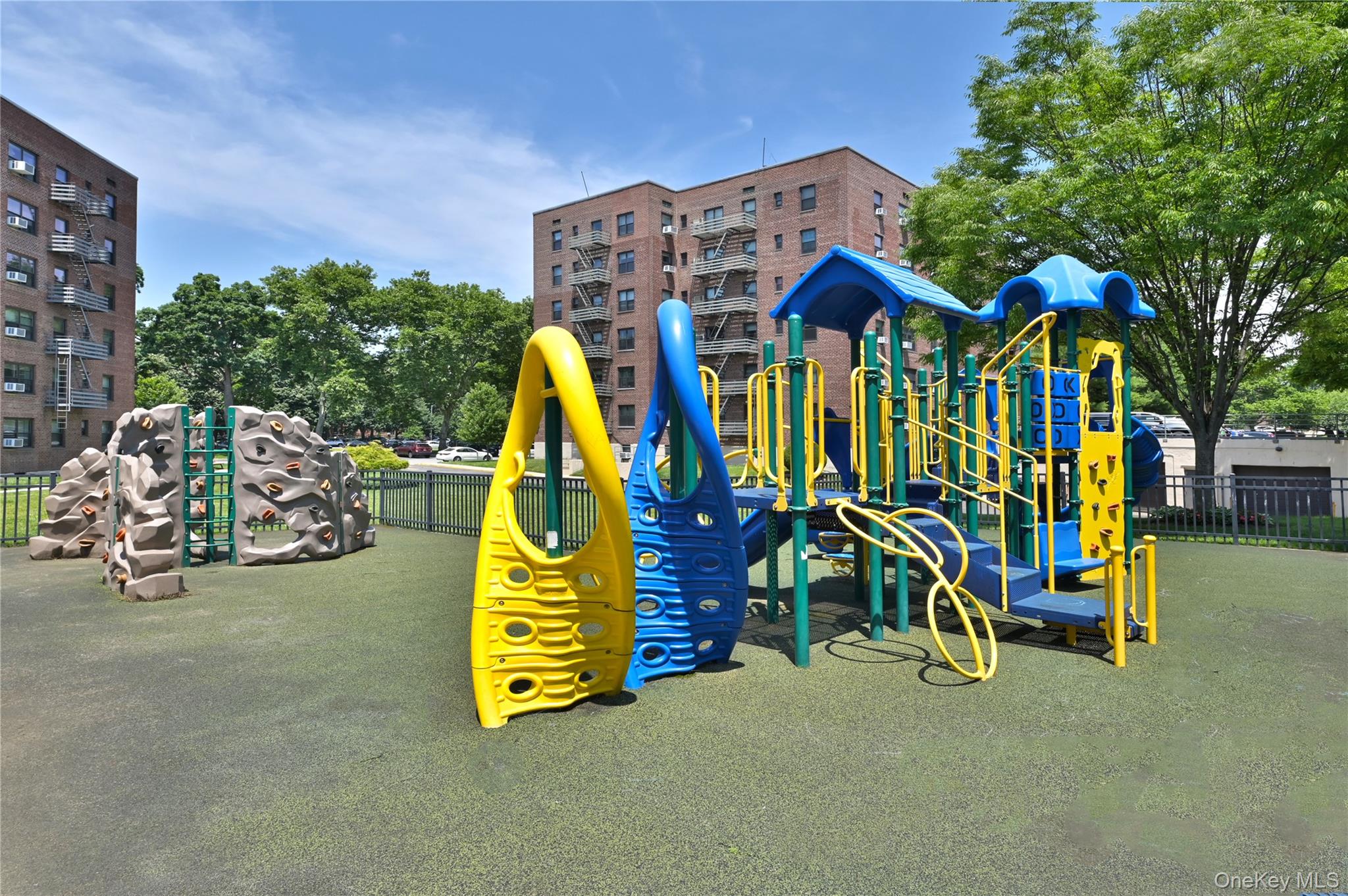 #19 photo, 211-06 75th Avenue, كوينز Bayside , NY 11364