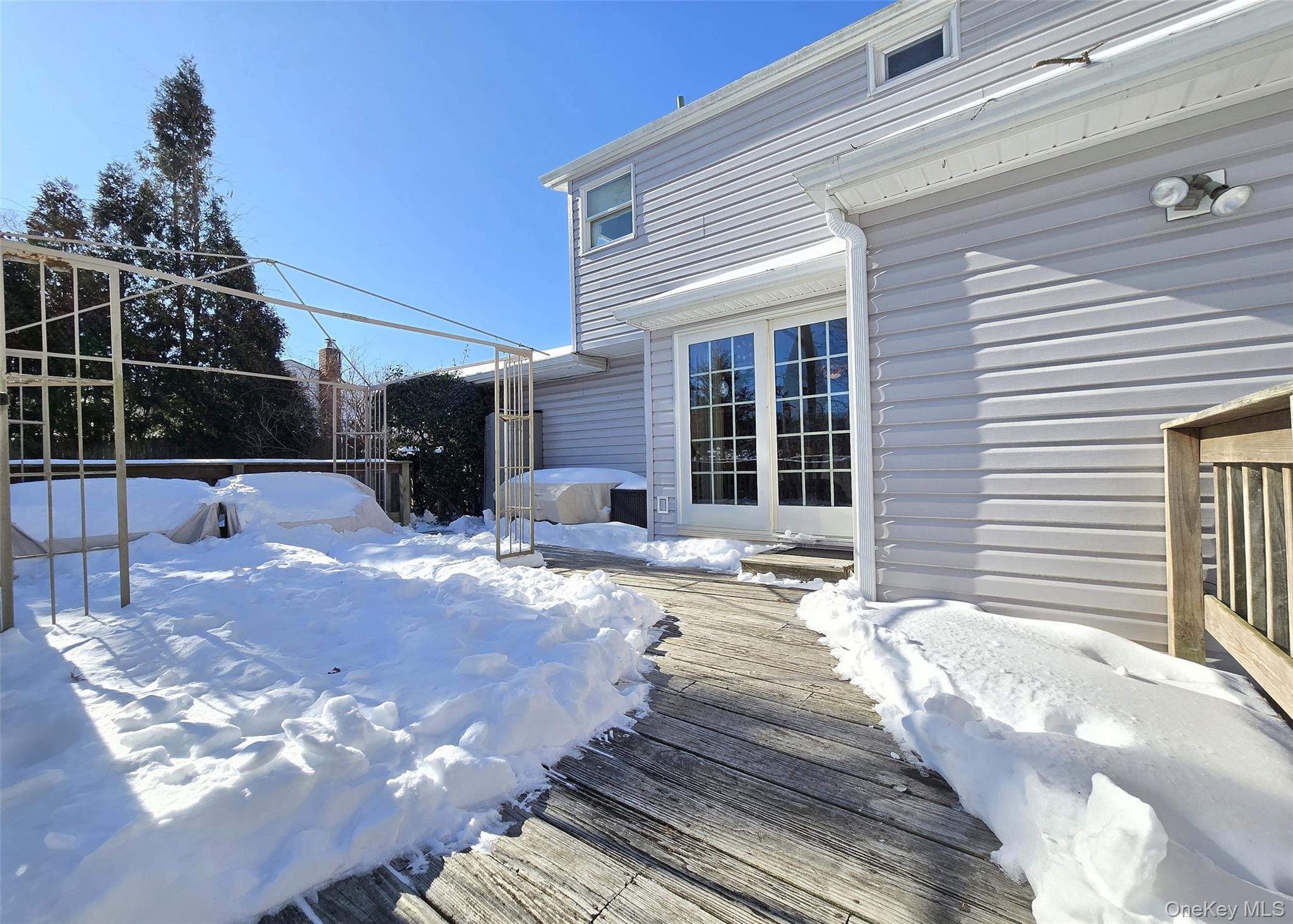 #18 photo, 15 Mountain Street, Ronkonkoma , NY 11779