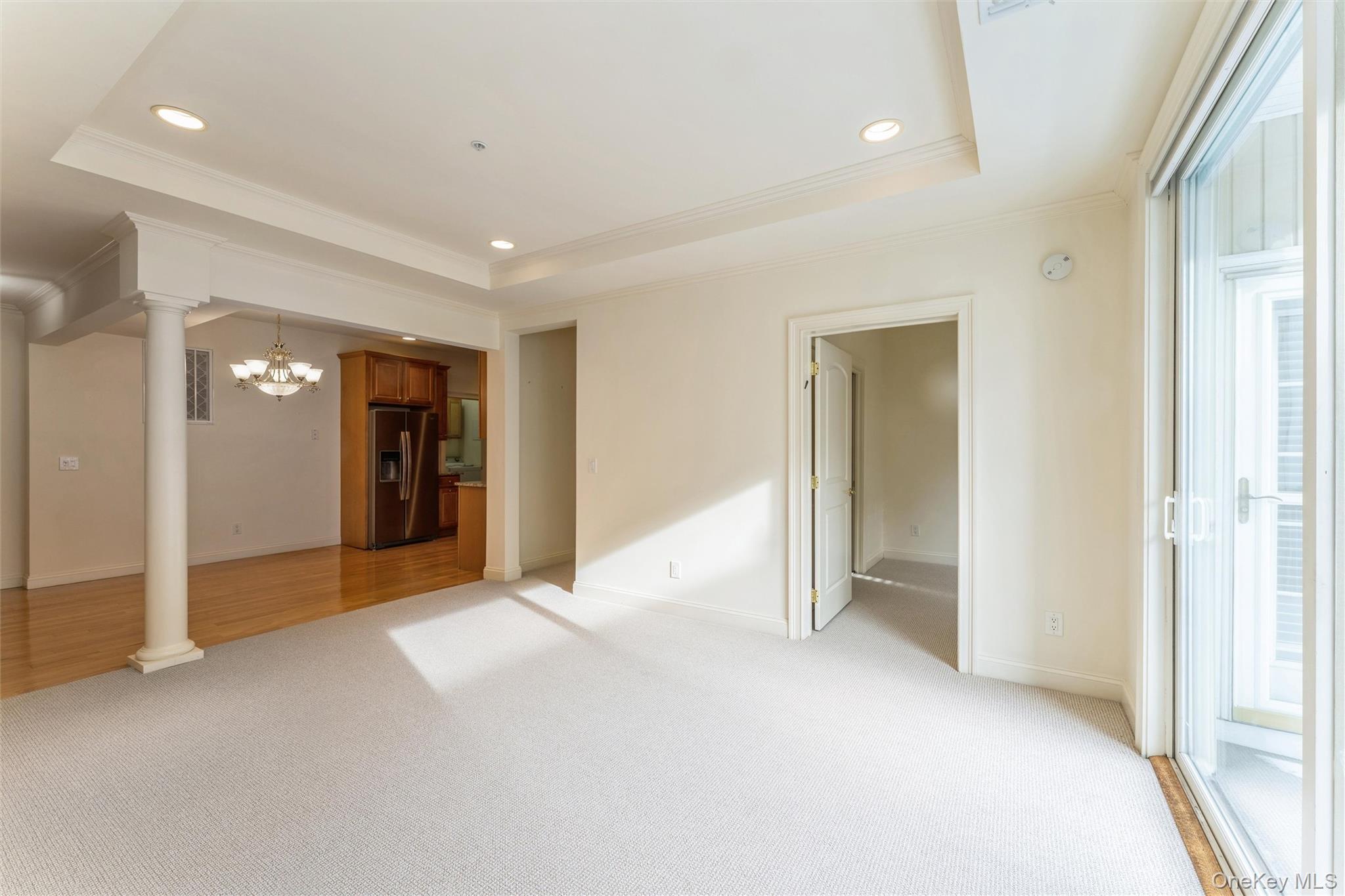 #11 photo, 420 Pacing Way, Westbury , NY 11590