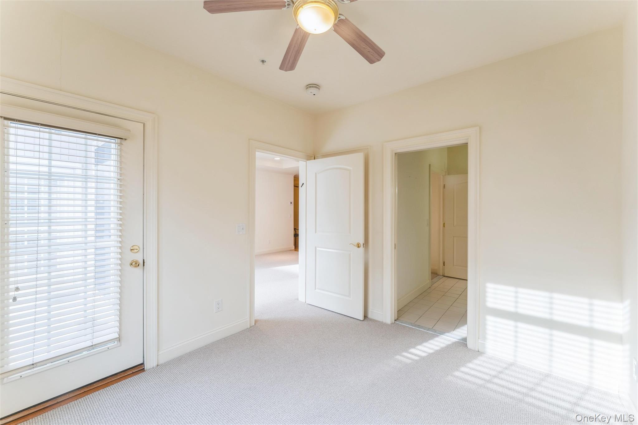 #13 photo, 420 Pacing Way, Westbury , NY 11590