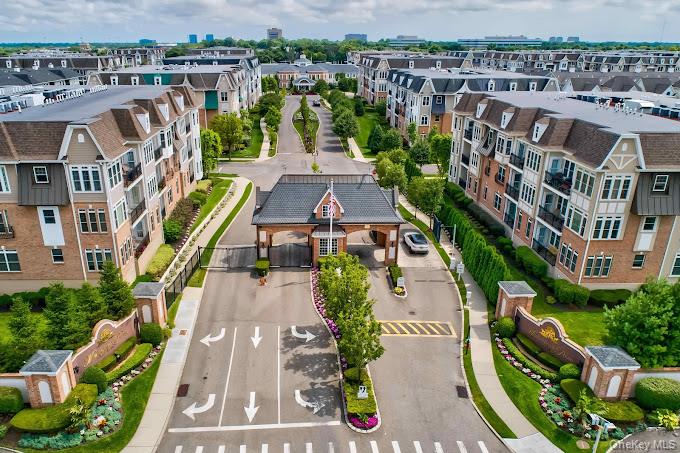 #3 photo, 420 Pacing Way, Westbury , NY 11590