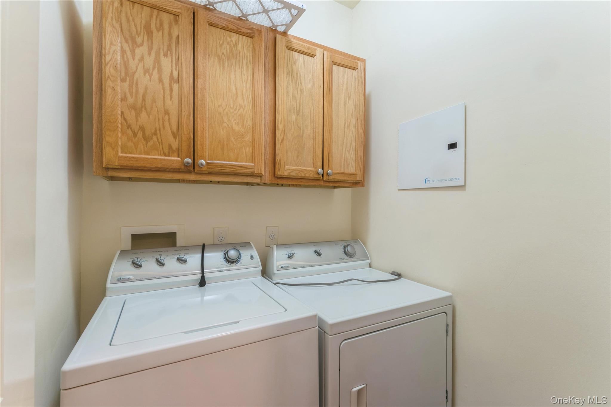 #8 photo, 420 Pacing Way, Westbury , NY 11590