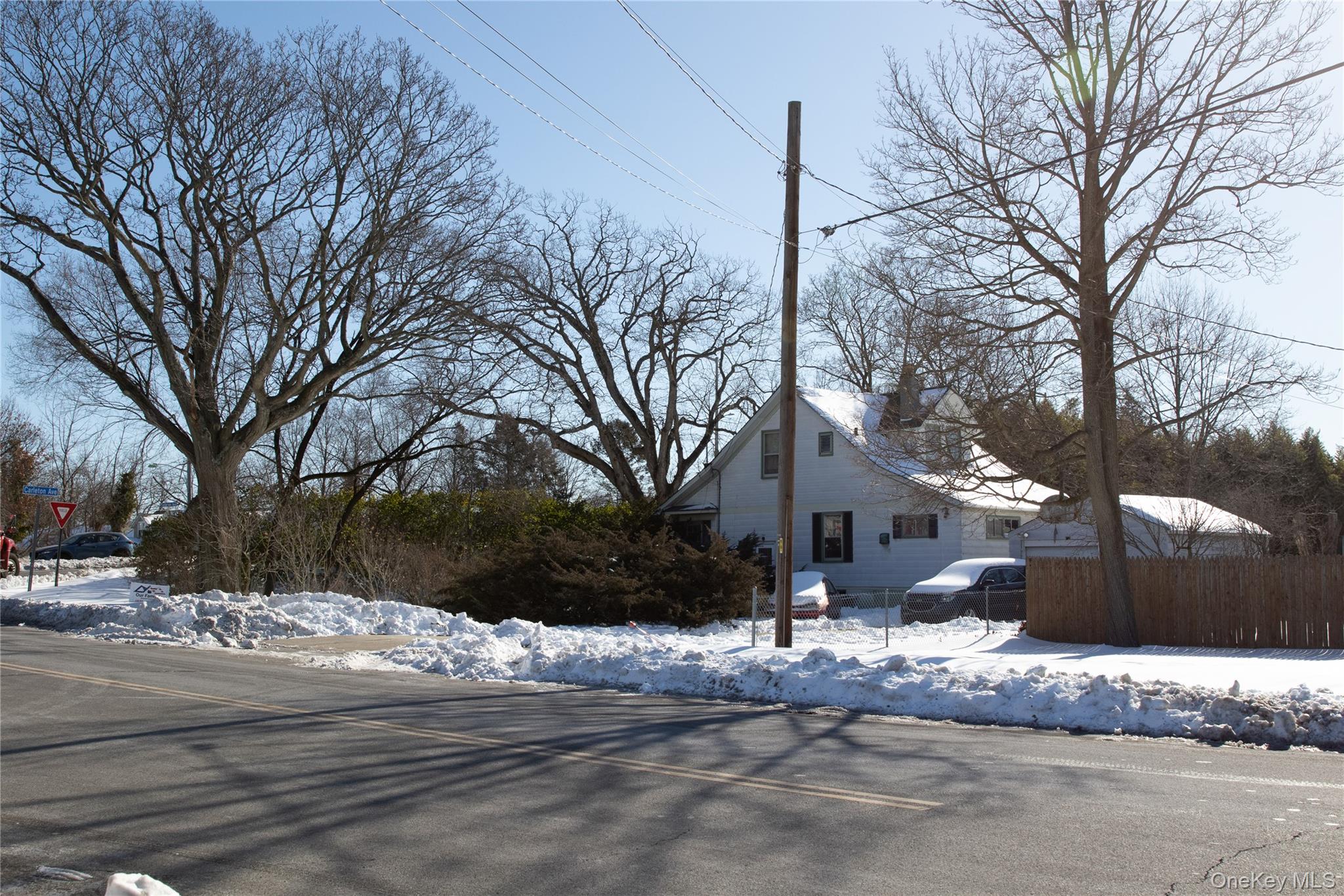#1 photo, 144 Carleton Avenue, 東長島 Islip Terrace , NY 11752