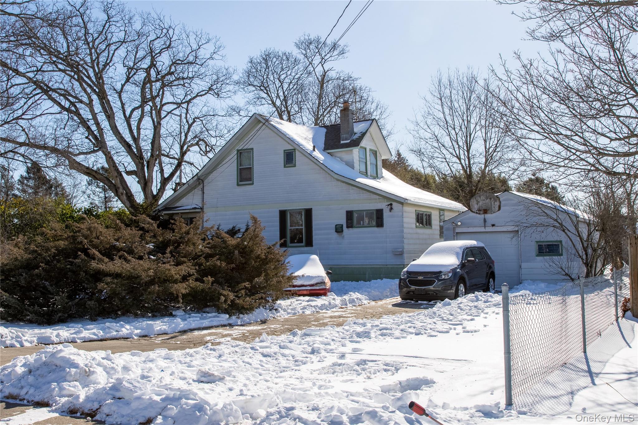 #2 photo, 144 Carleton Avenue, 東長島 Islip Terrace , NY 11752