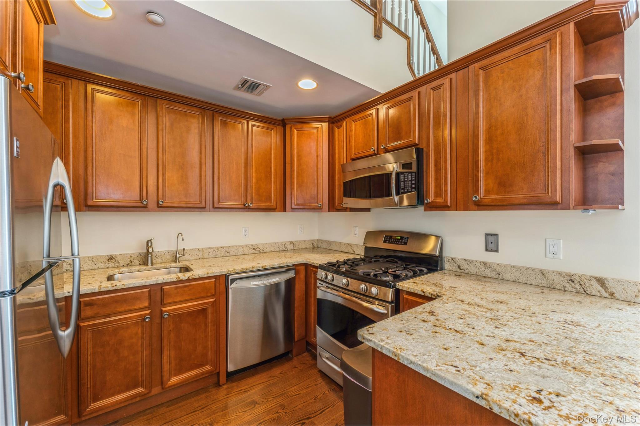 #5 photo, 169 Spring Drive, 長島 East Meadow , NY 11554