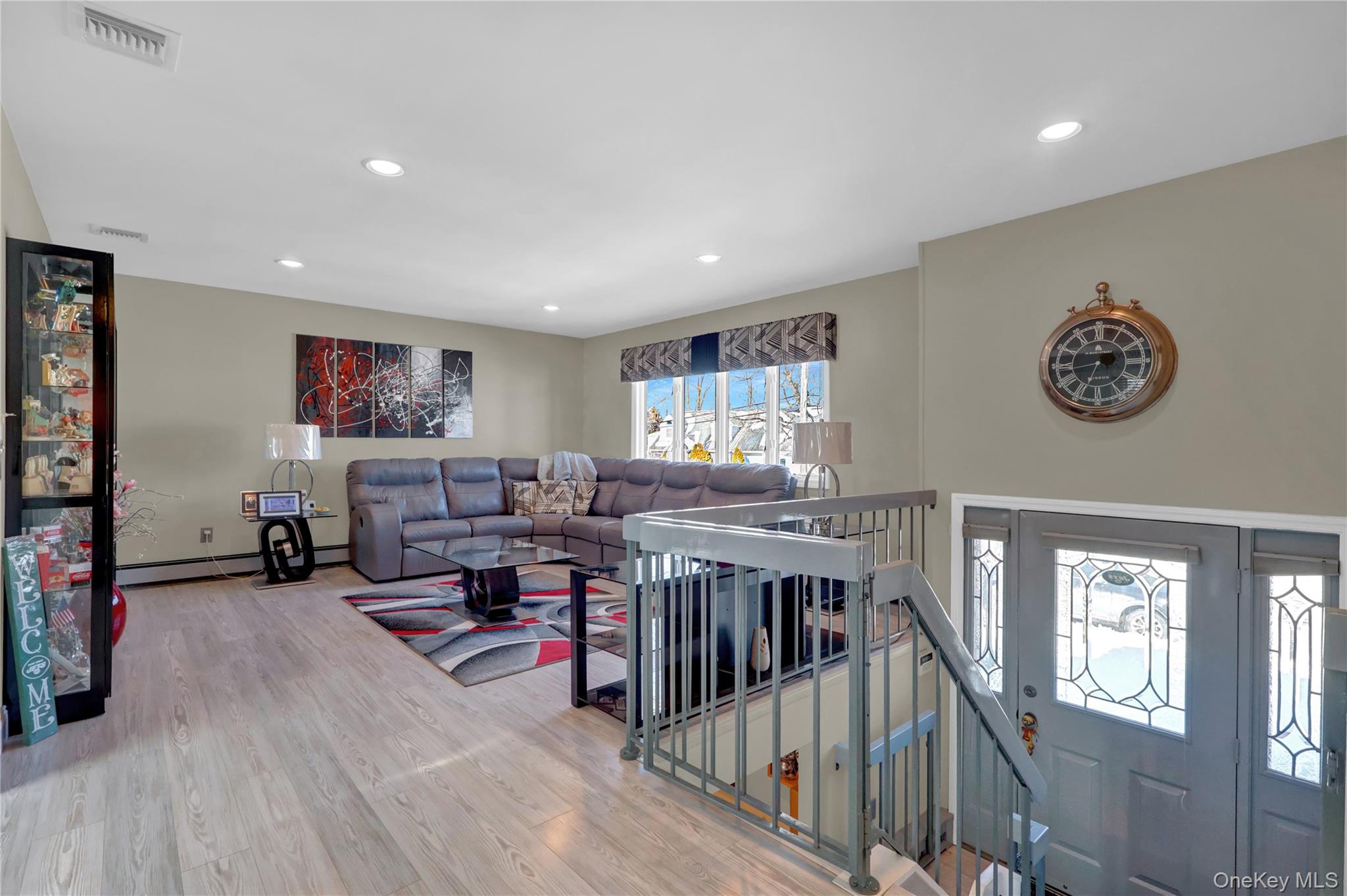 #3 photo, 98 Kingsland Avenue, West Islip , NY 11795