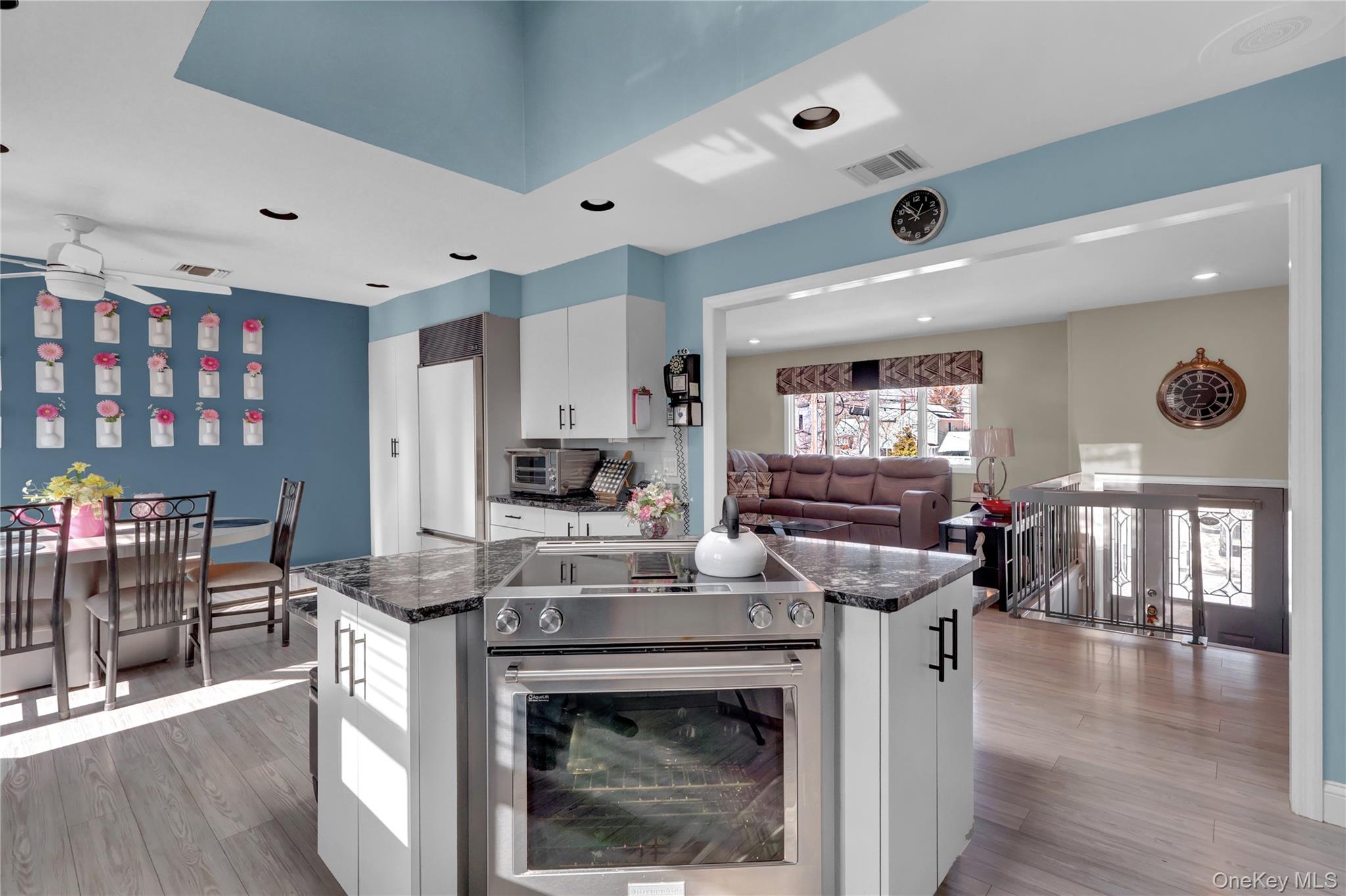 #7 photo, 98 Kingsland Avenue, West Islip , NY 11795