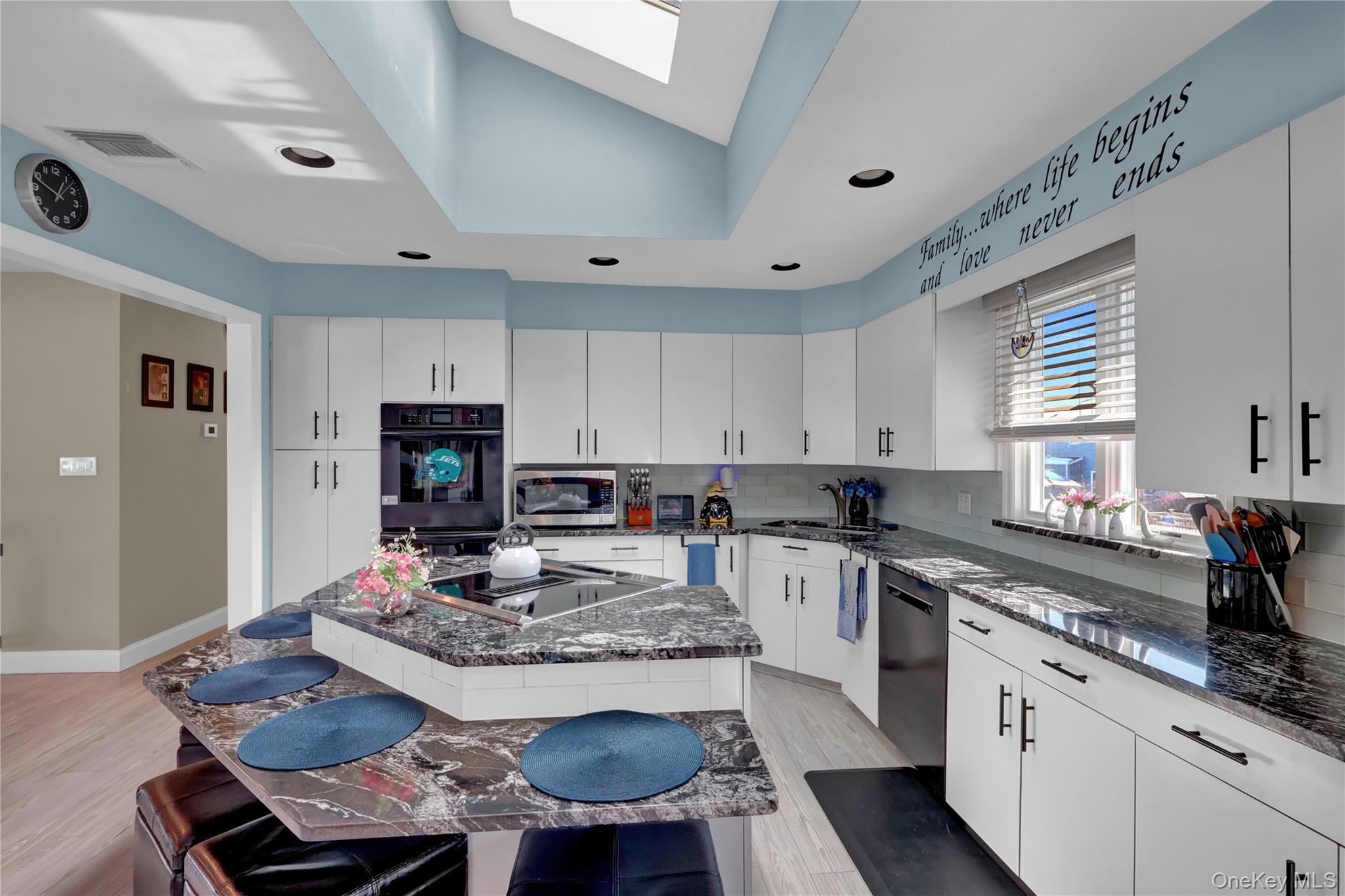 #8 photo, 98 Kingsland Avenue, West Islip , NY 11795