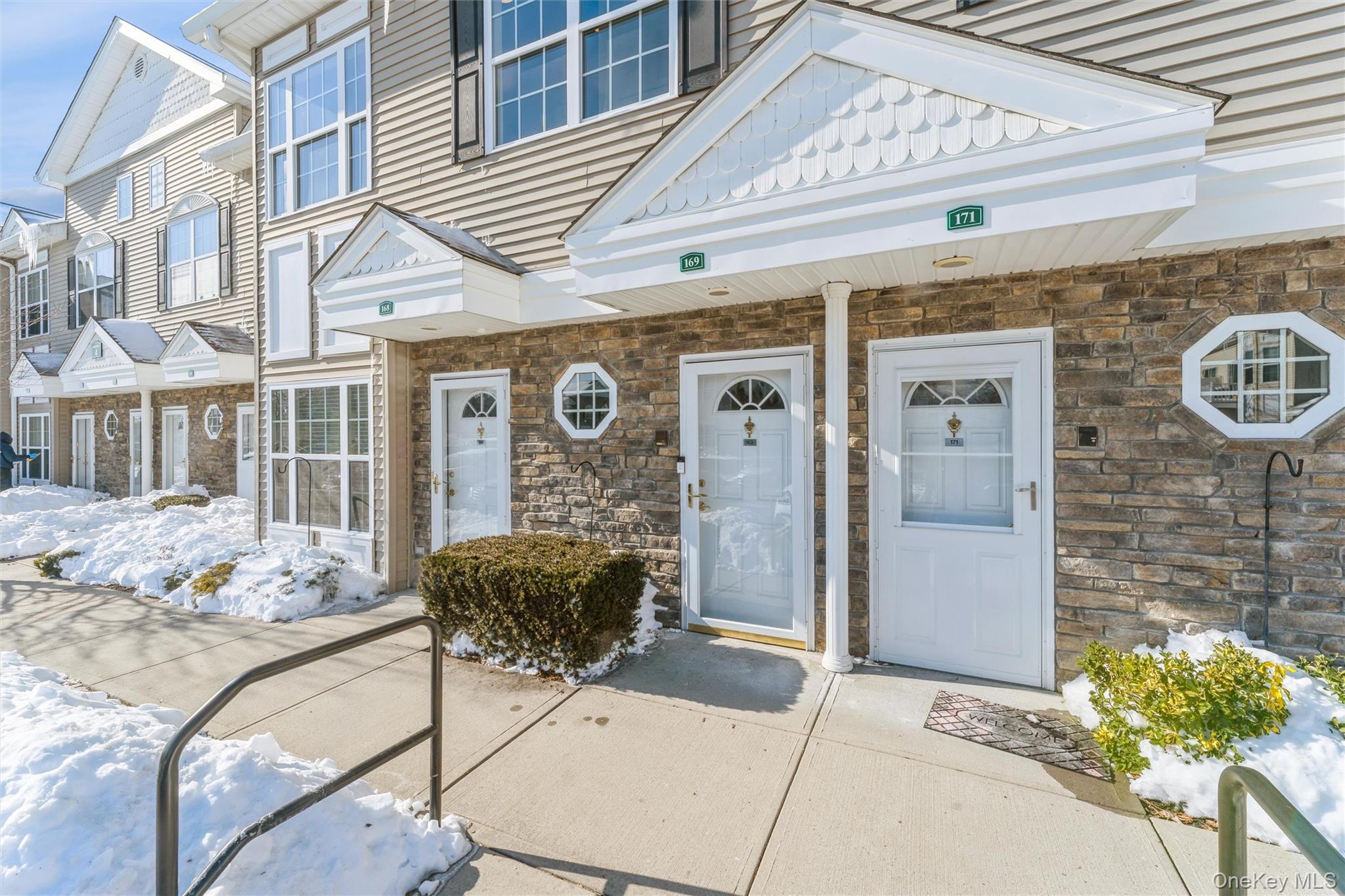 #2 photo, 169 Spring Drive, 長島 East Meadow , NY 11554