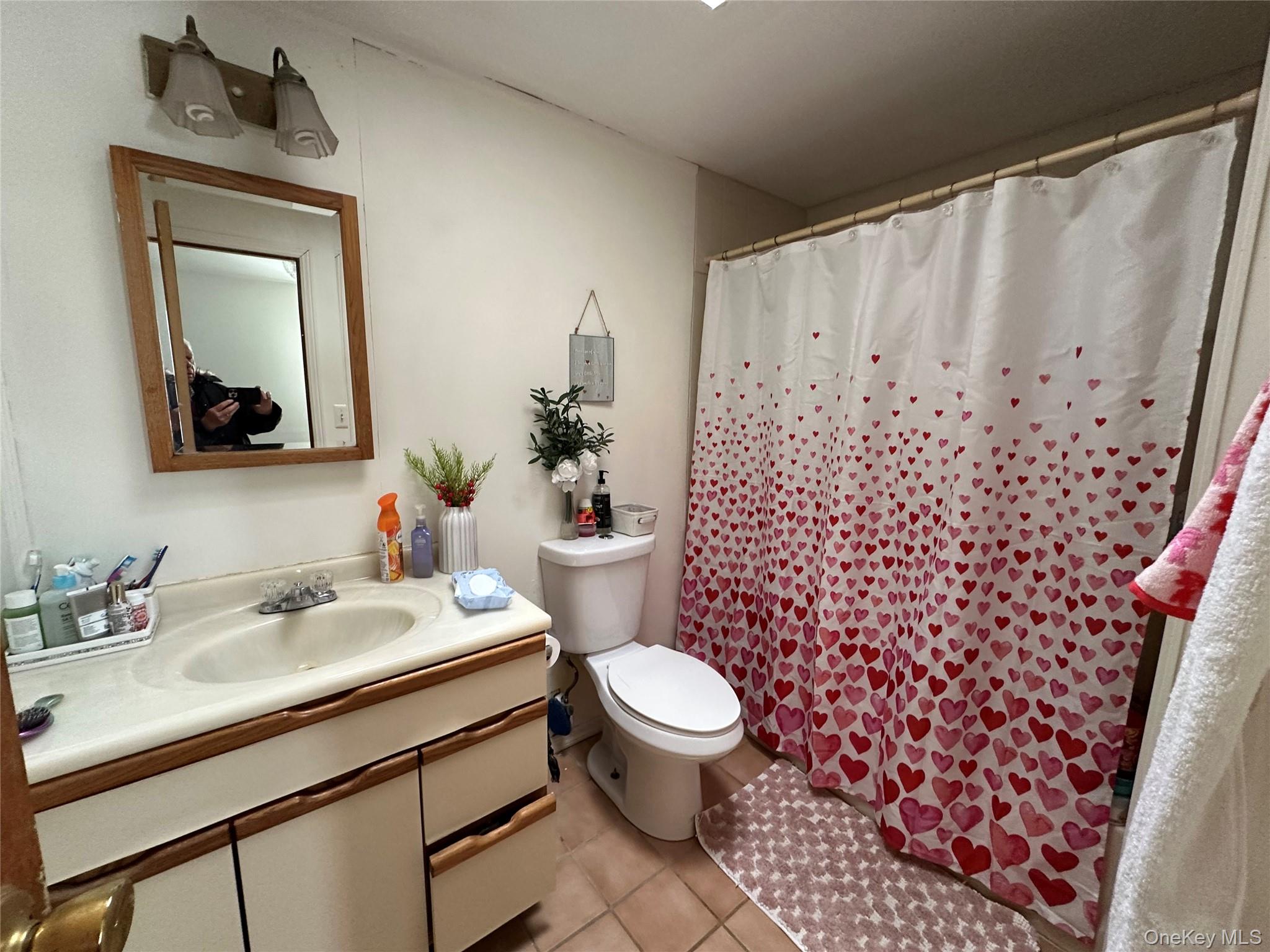 #11 photo, 16 Oakdale Avenue, سوفولك Selden , NY 11784