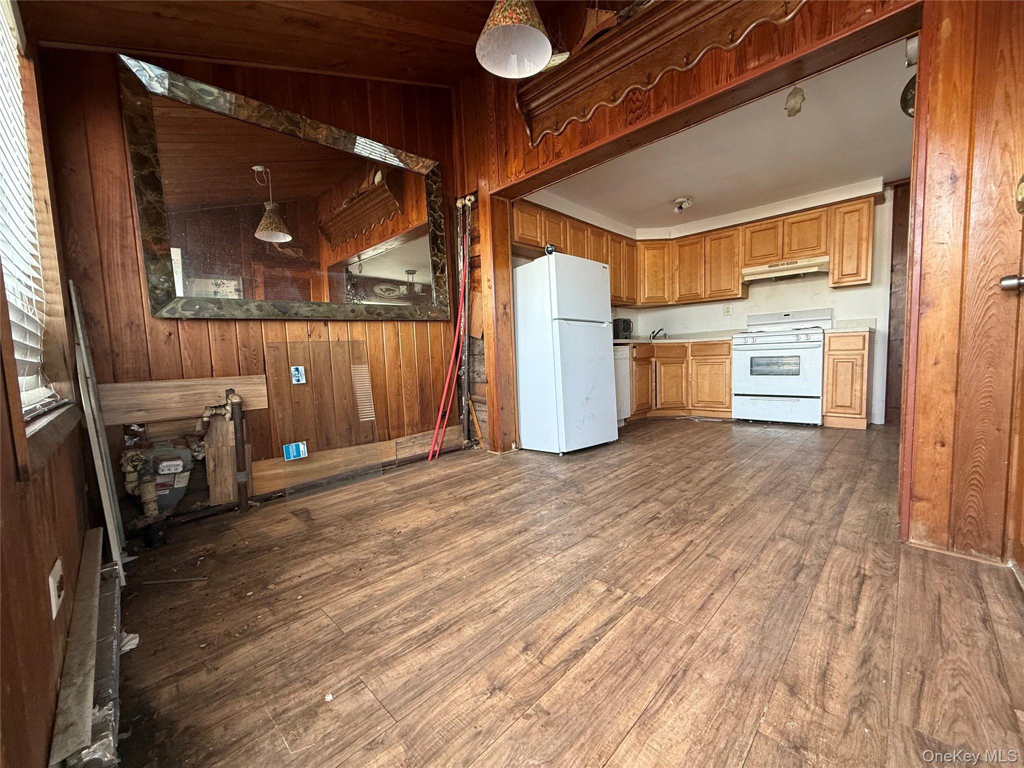 #2 photo, 5 Bayview Avenue, Howard Beach , NY 11414