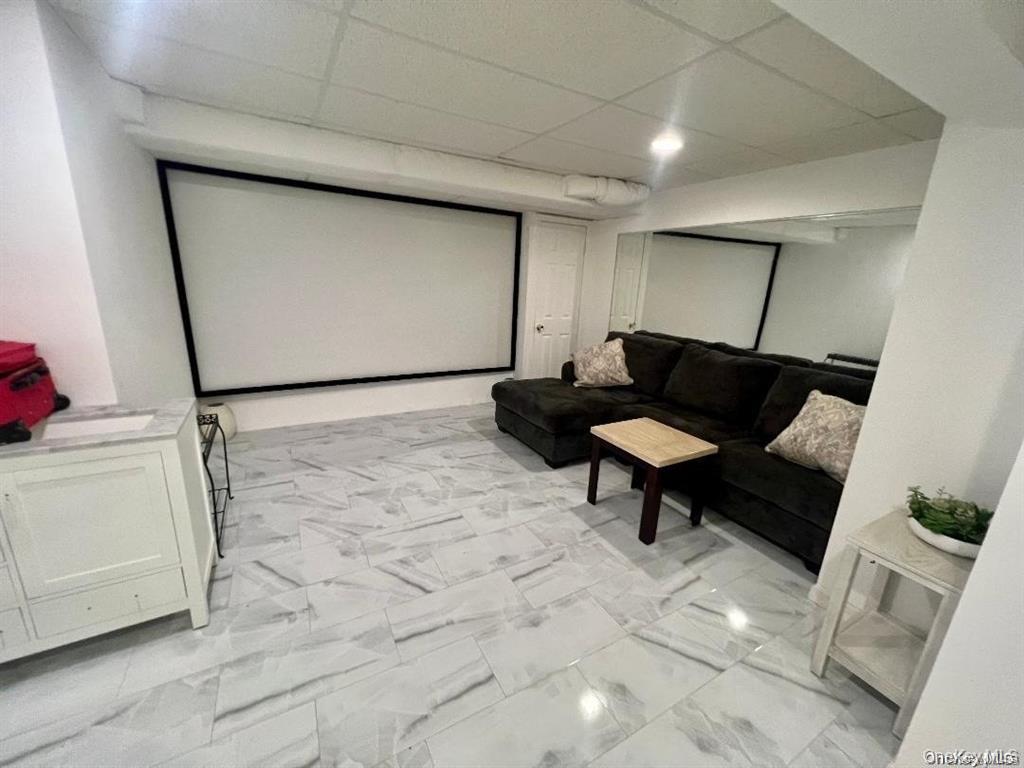 #12 photo, 39 Independence Way, מחוז סאפוק Miller Place , NY 11764