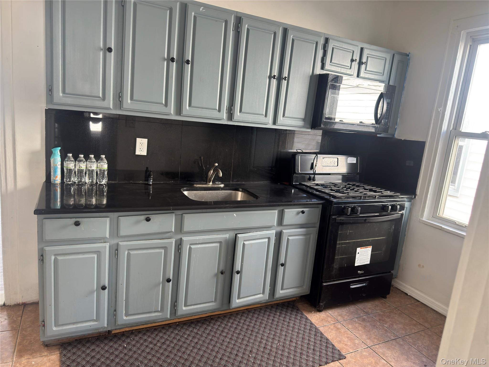 #10 photo, 93-45 202nd Street, Hollis , NY 11423