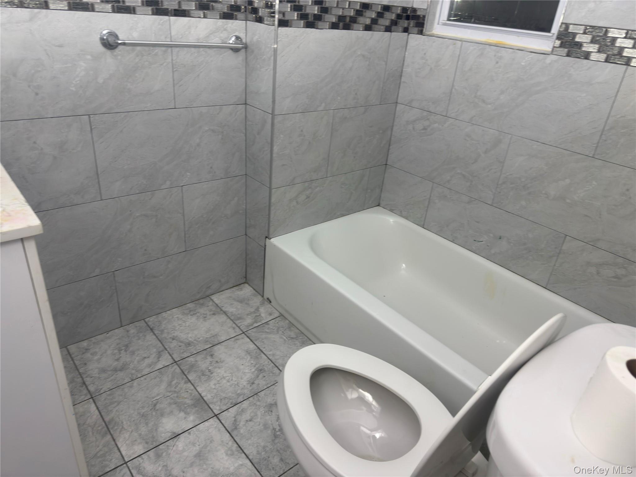 #6 photo, 93-45 202nd Street, Hollis , NY 11423