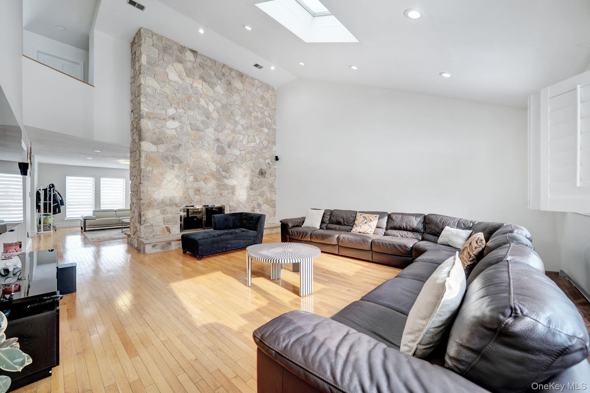 #8 photo, 219 Carnation Drive, 長島 Farmingdale , NY 11735