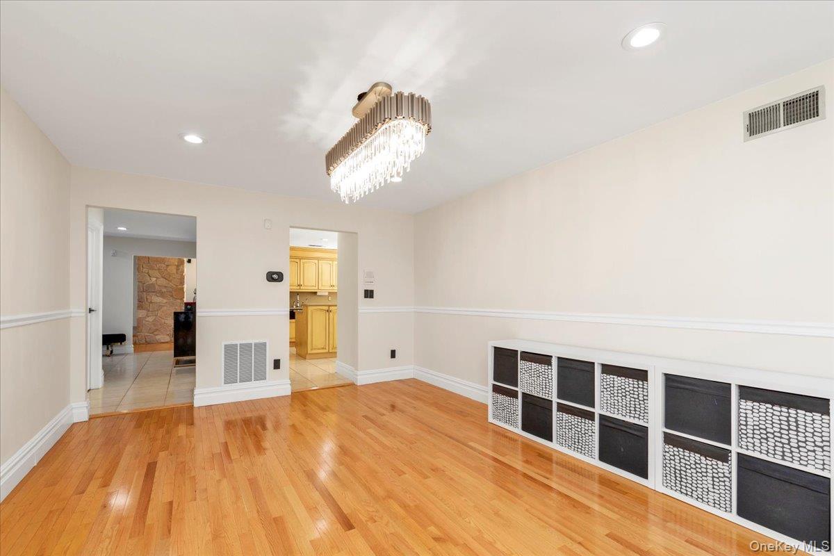 #9 photo, 219 Carnation Drive, 長島 Farmingdale , NY 11735