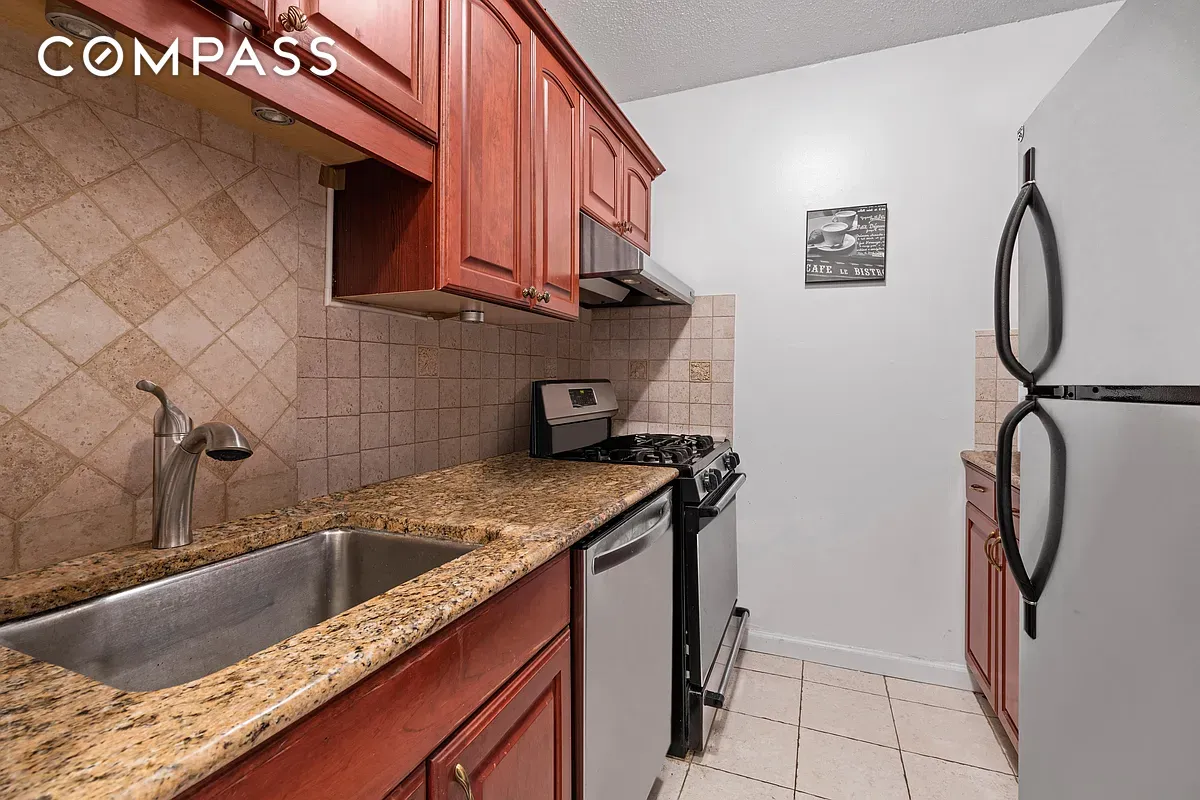 #4 photo, 345 E 80th Street, Upper East Side , NY 10075