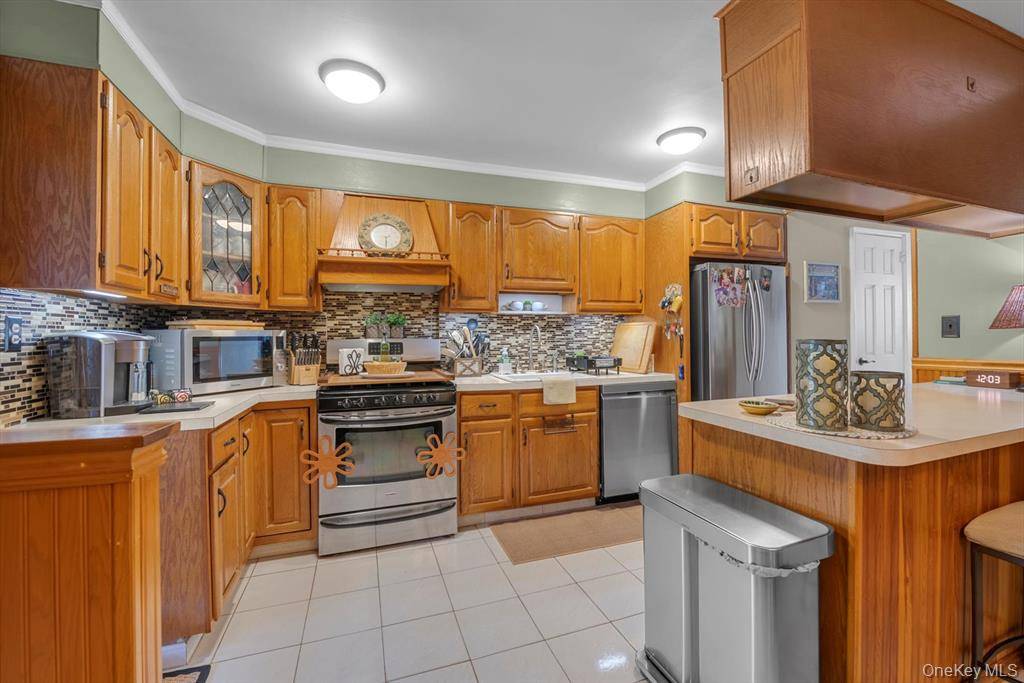 #3 photo, 2433 Young Ave, #Duplex, Pelham Gardens , NY 10469