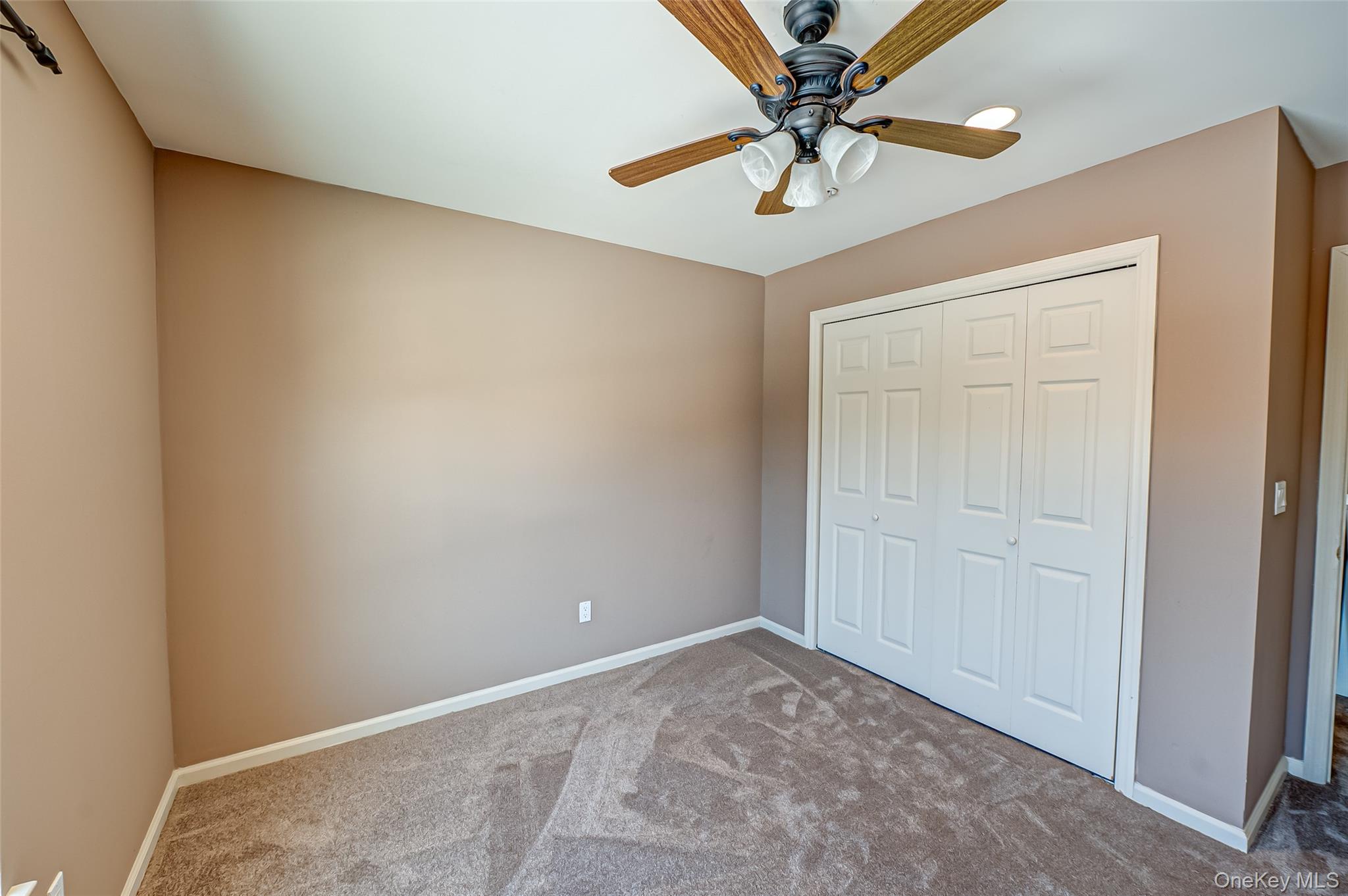 #12 photo, 28 Lorien Place, Melville , NY 11747