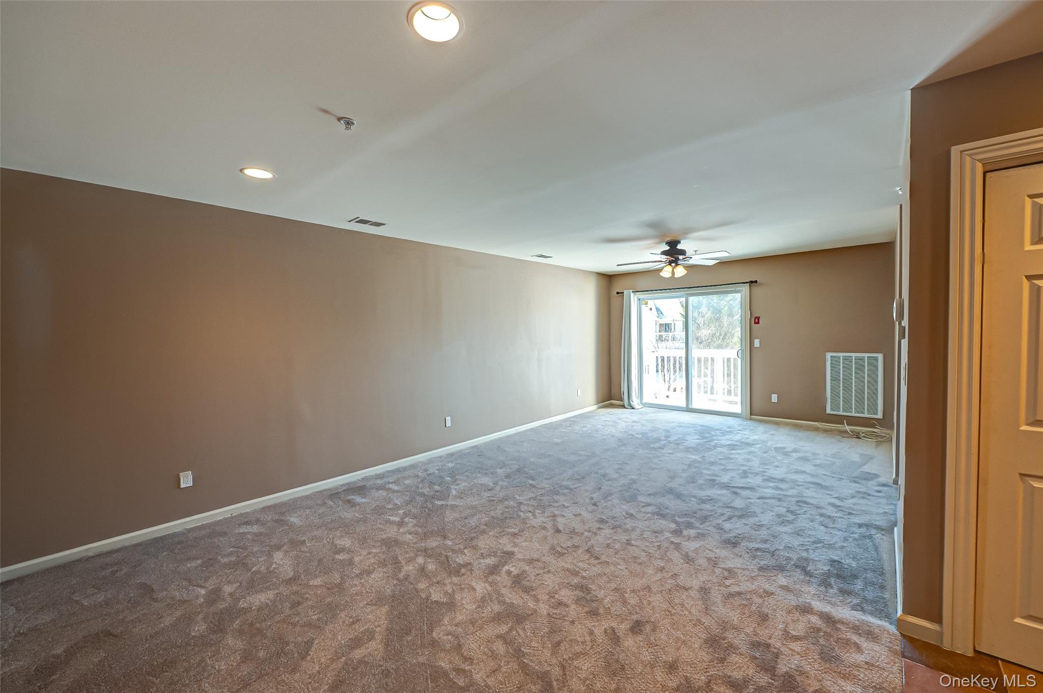 #8 photo, 28 Lorien Place, Melville , NY 11747