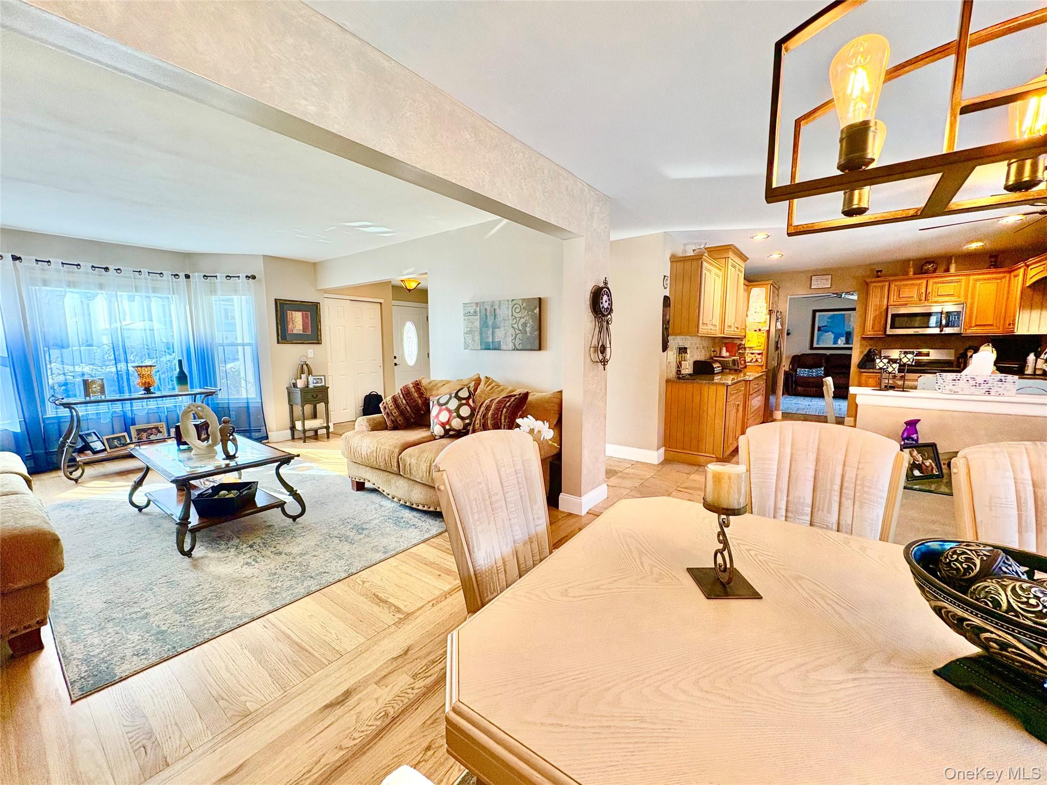 #4 photo, 5 Lea Avenue, 東長島 Manorville , NY 11949